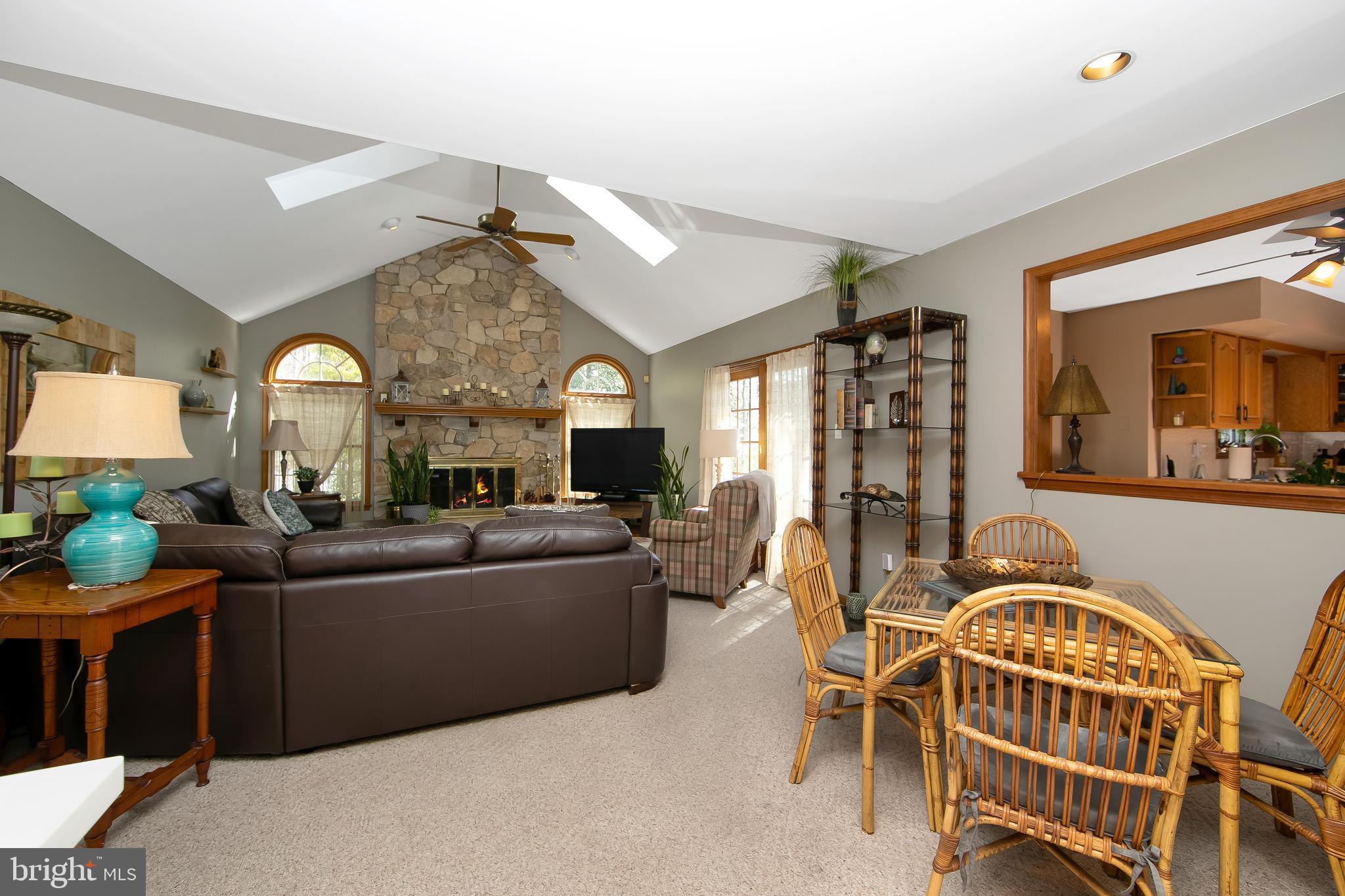 10 OAK TREE COURT