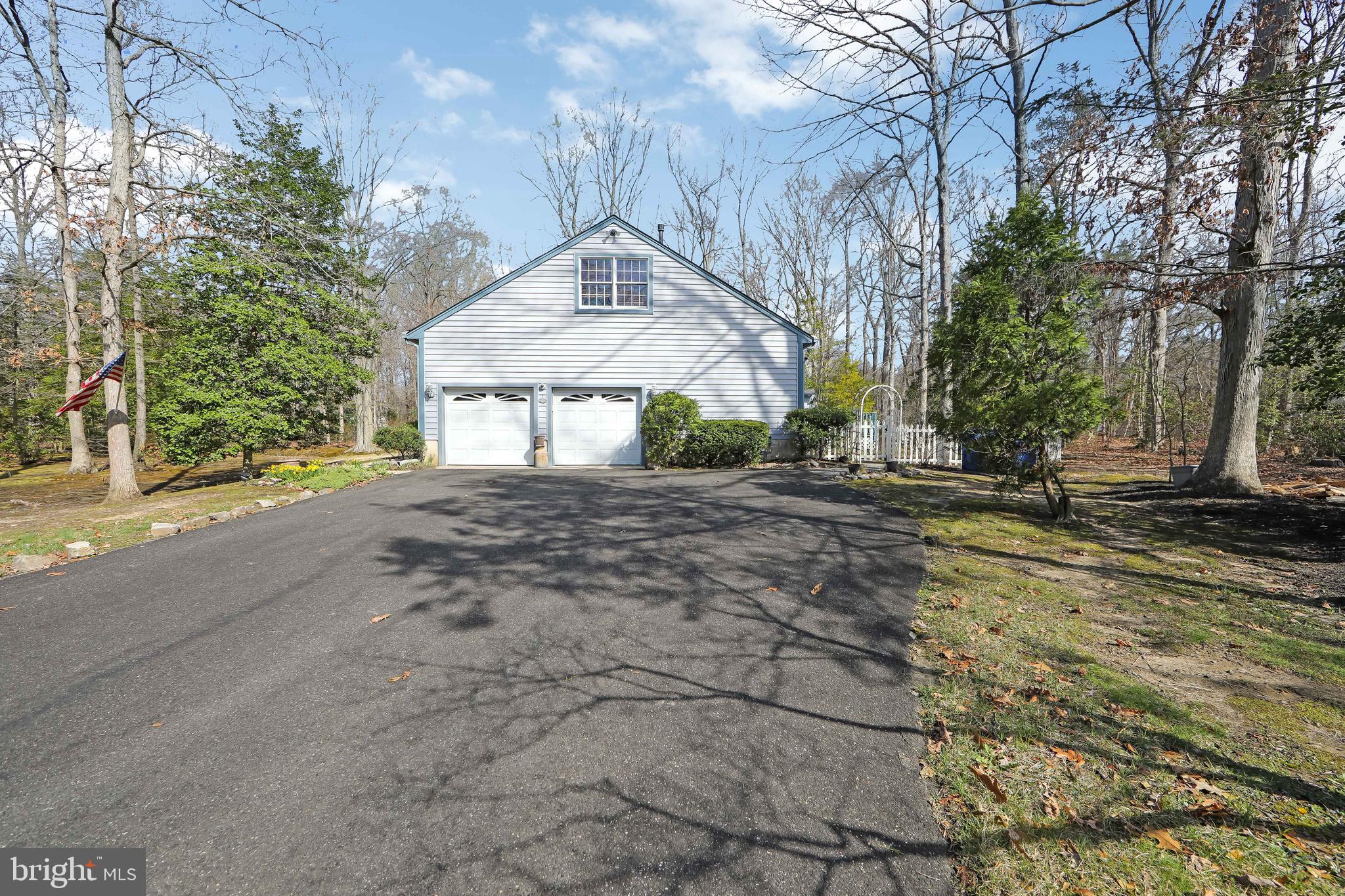 10 OAK TREE COURT