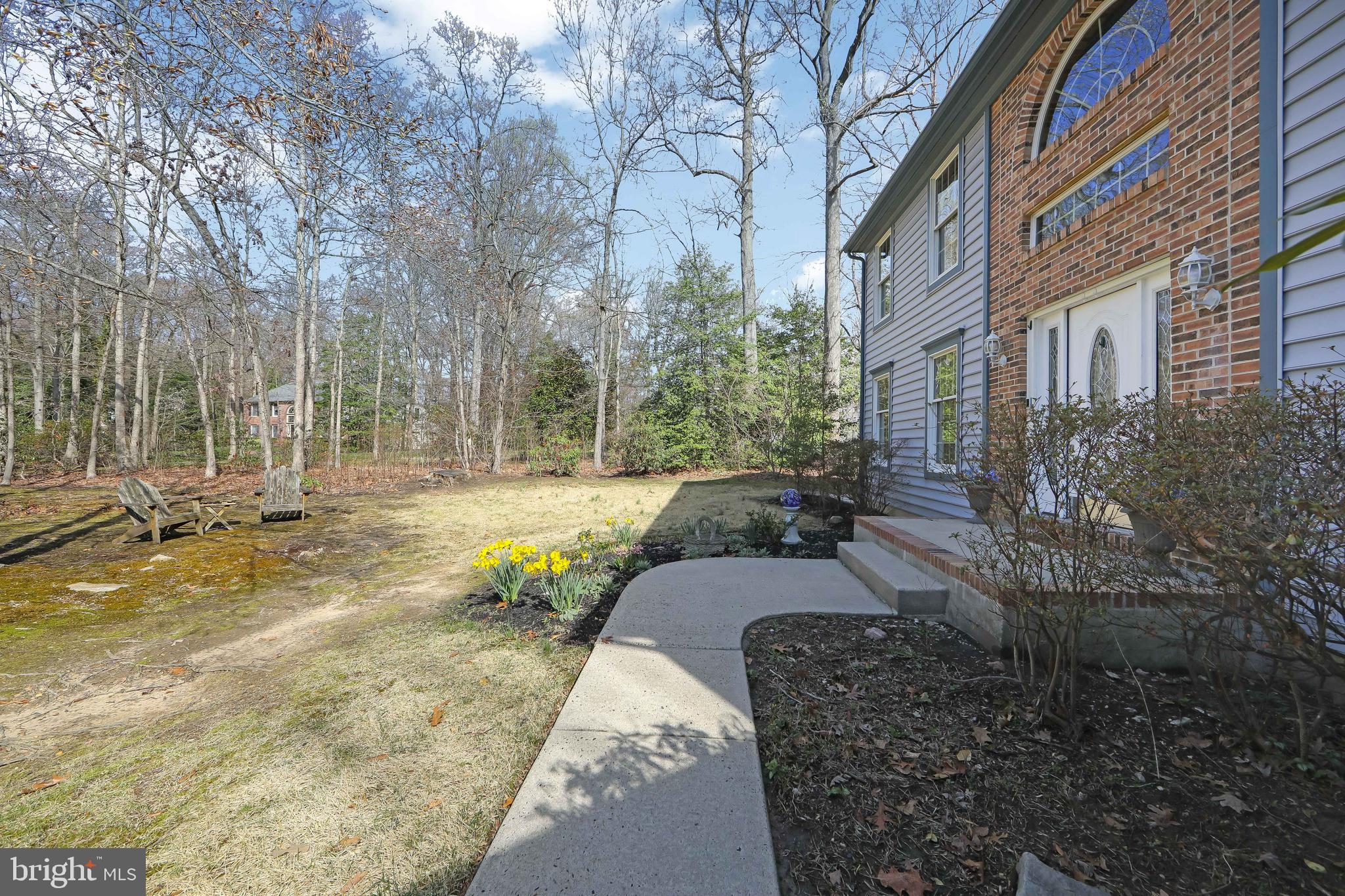 10 OAK TREE COURT