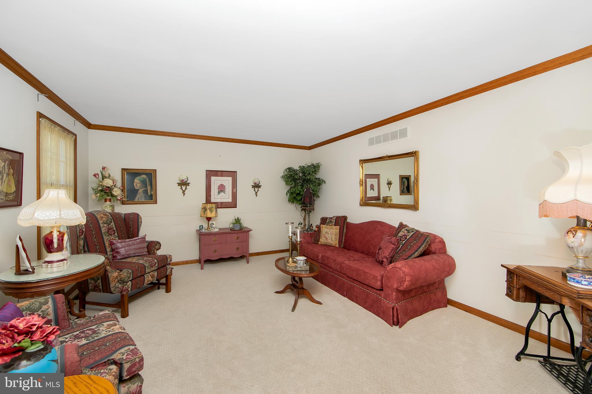 10 OAK TREE COURT