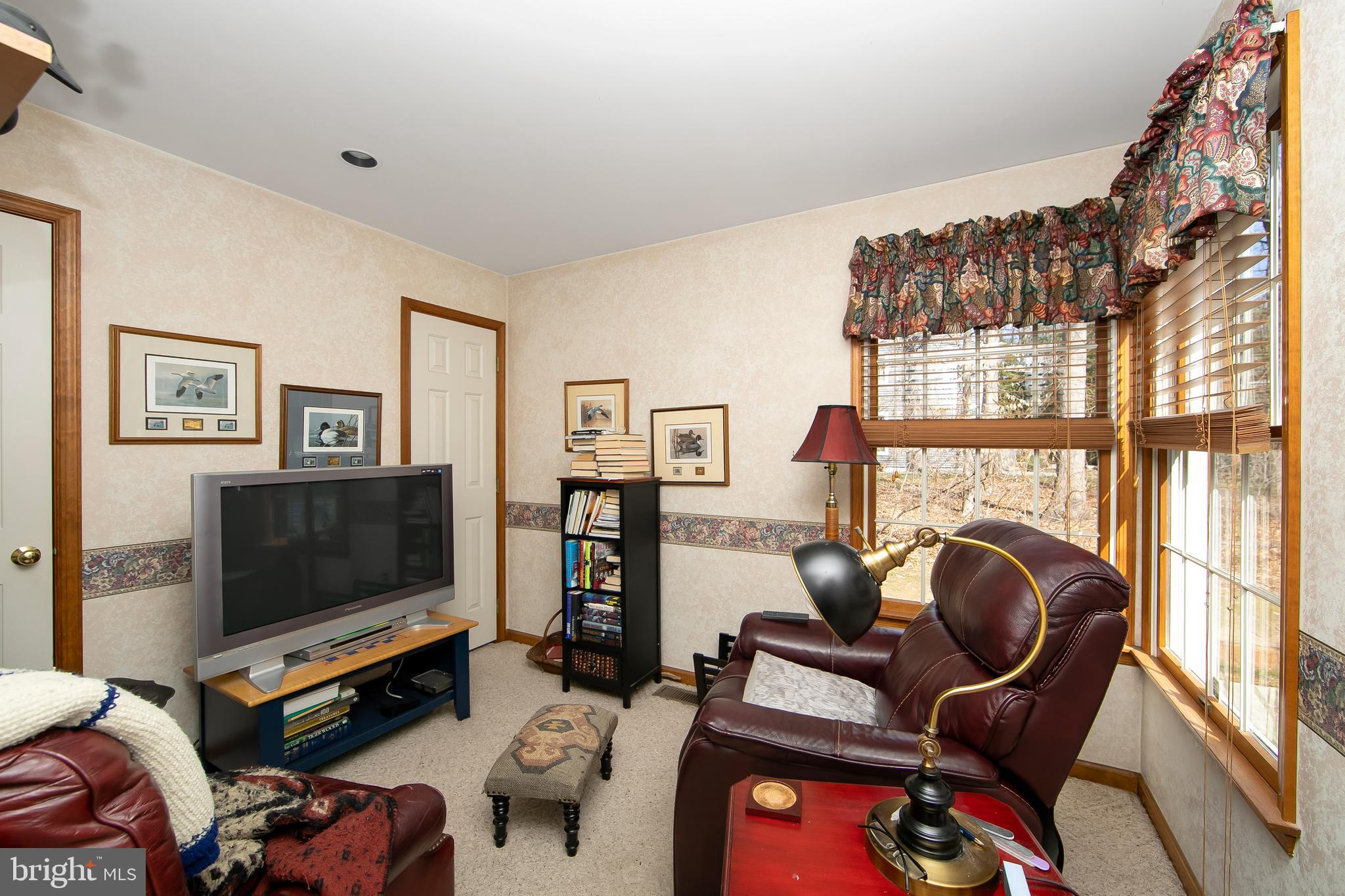 10 OAK TREE COURT