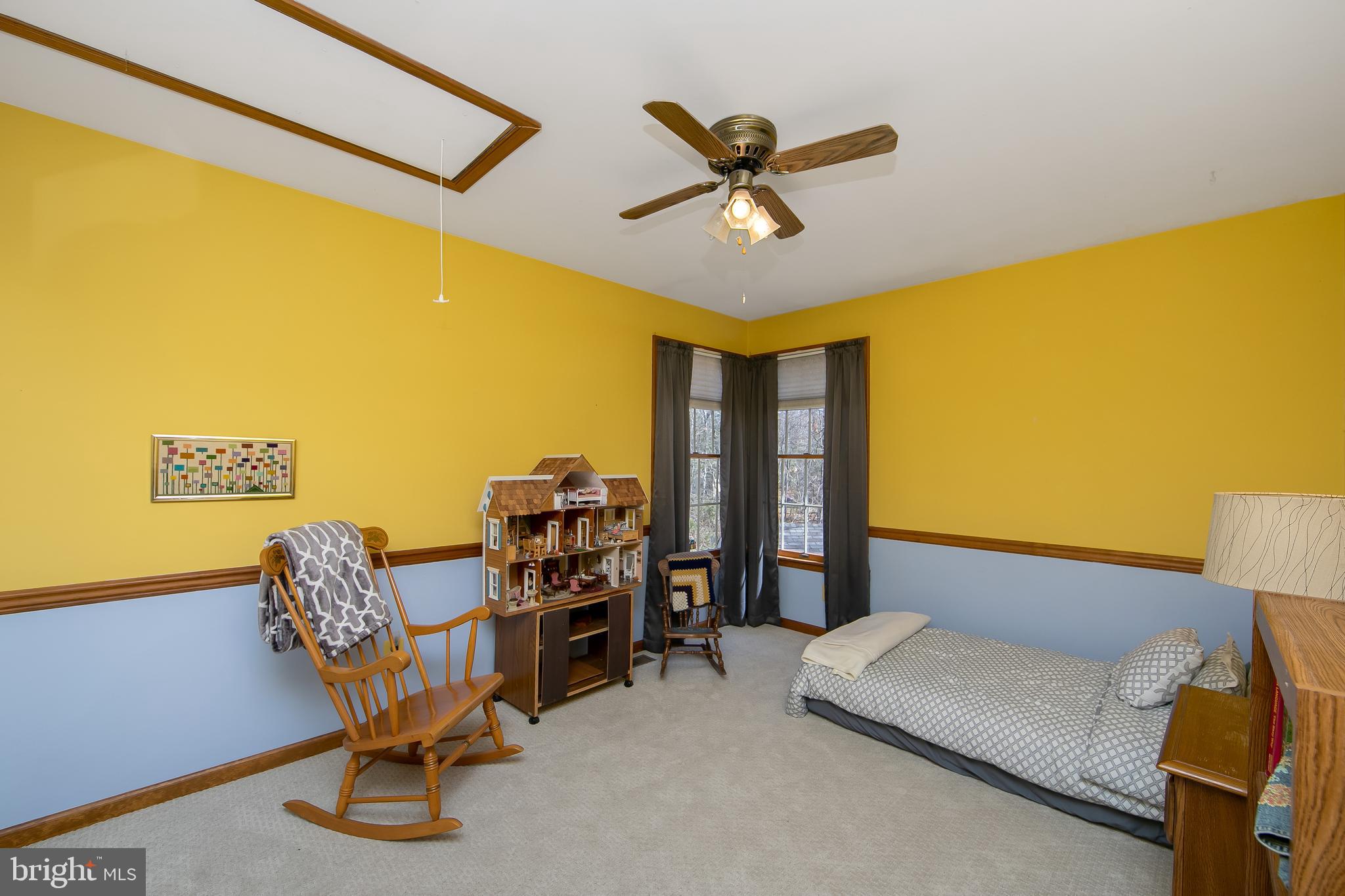 10 OAK TREE COURT