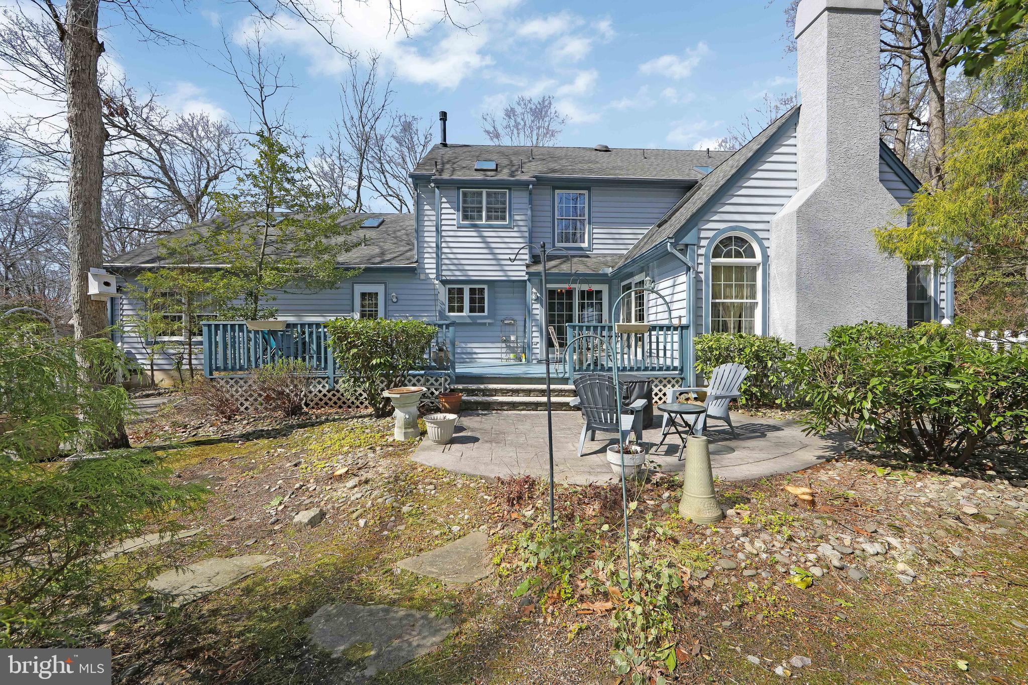 10 OAK TREE COURT