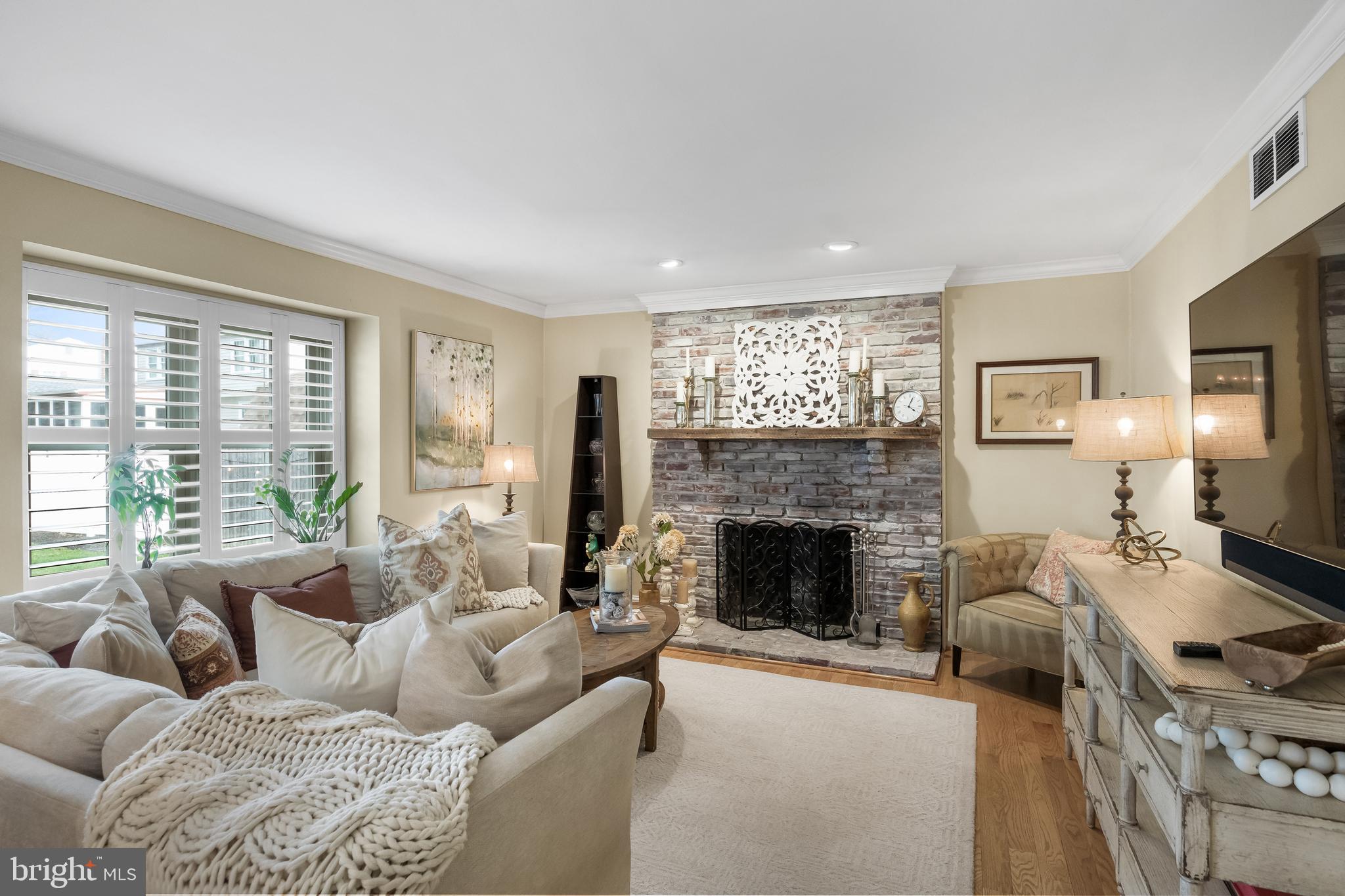 172 Meadow Ln