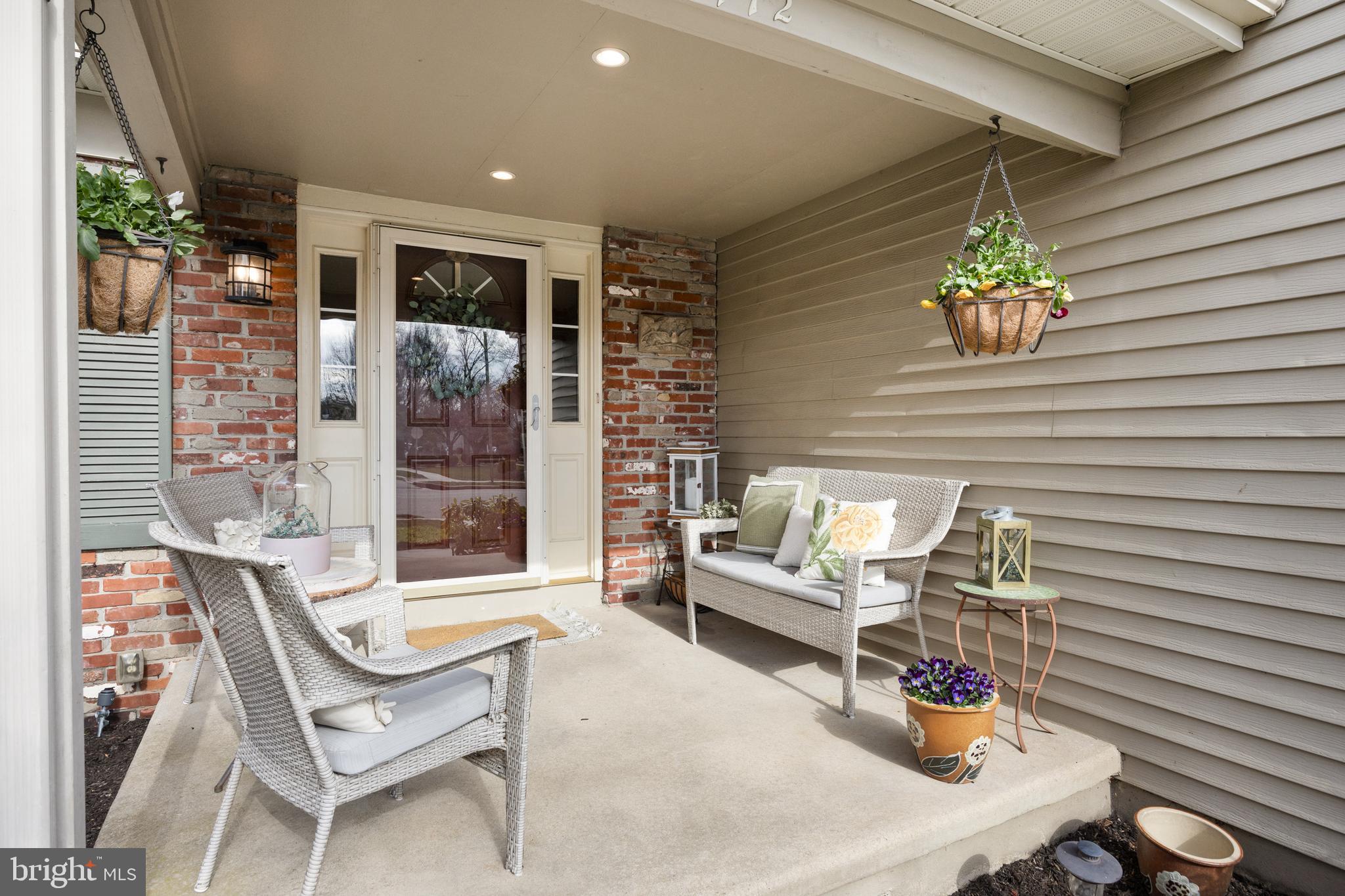 172 Meadow Ln