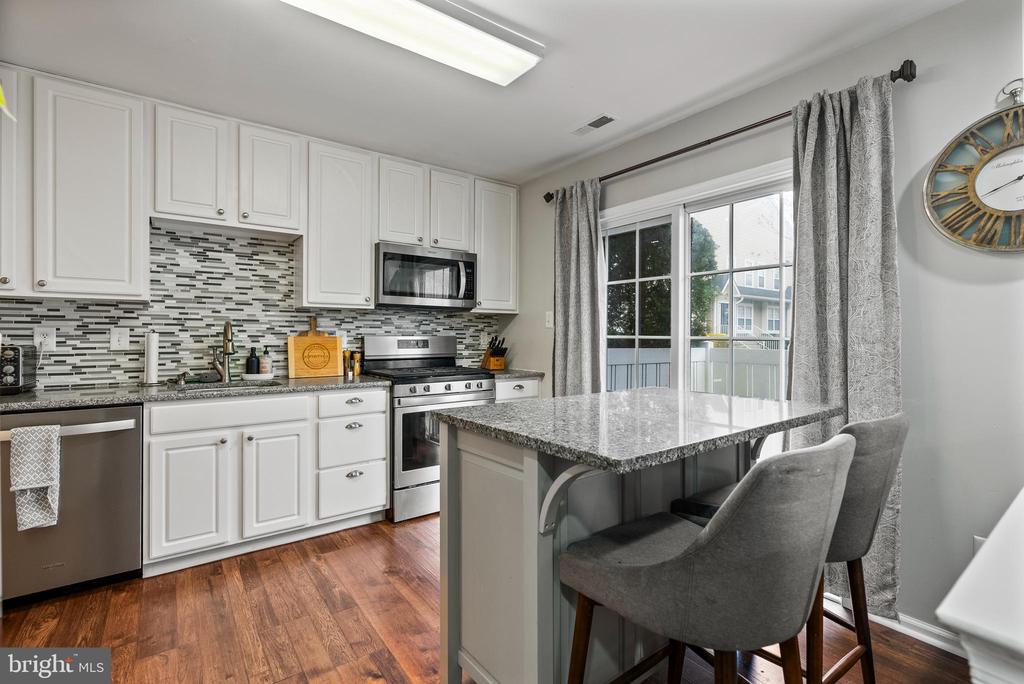 3705 Buxmont Rd