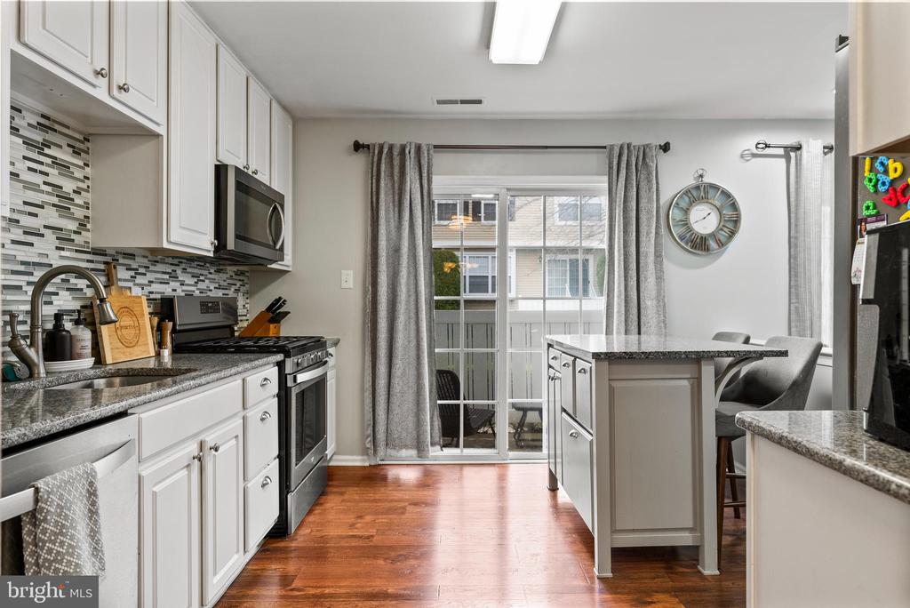 3705 Buxmont Rd
