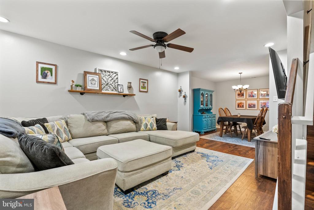 3705 Buxmont Rd