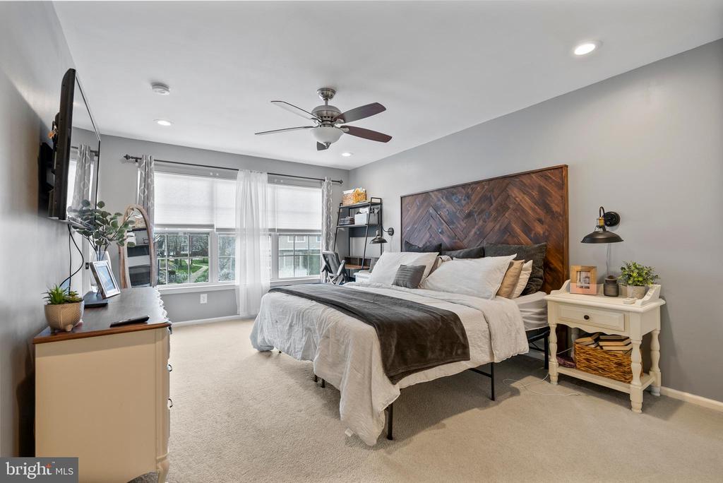 3705 Buxmont Rd