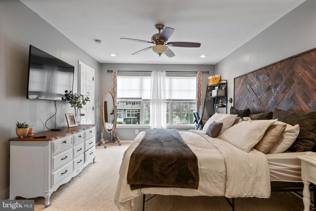 3705 Buxmont Rd