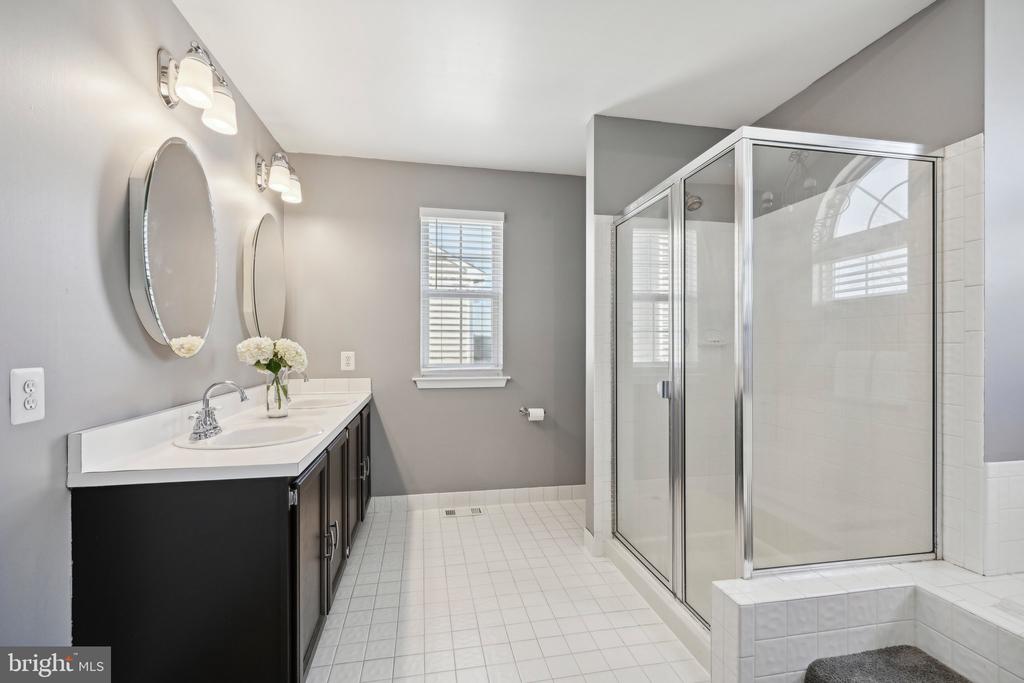 2 Parkdale Pl
