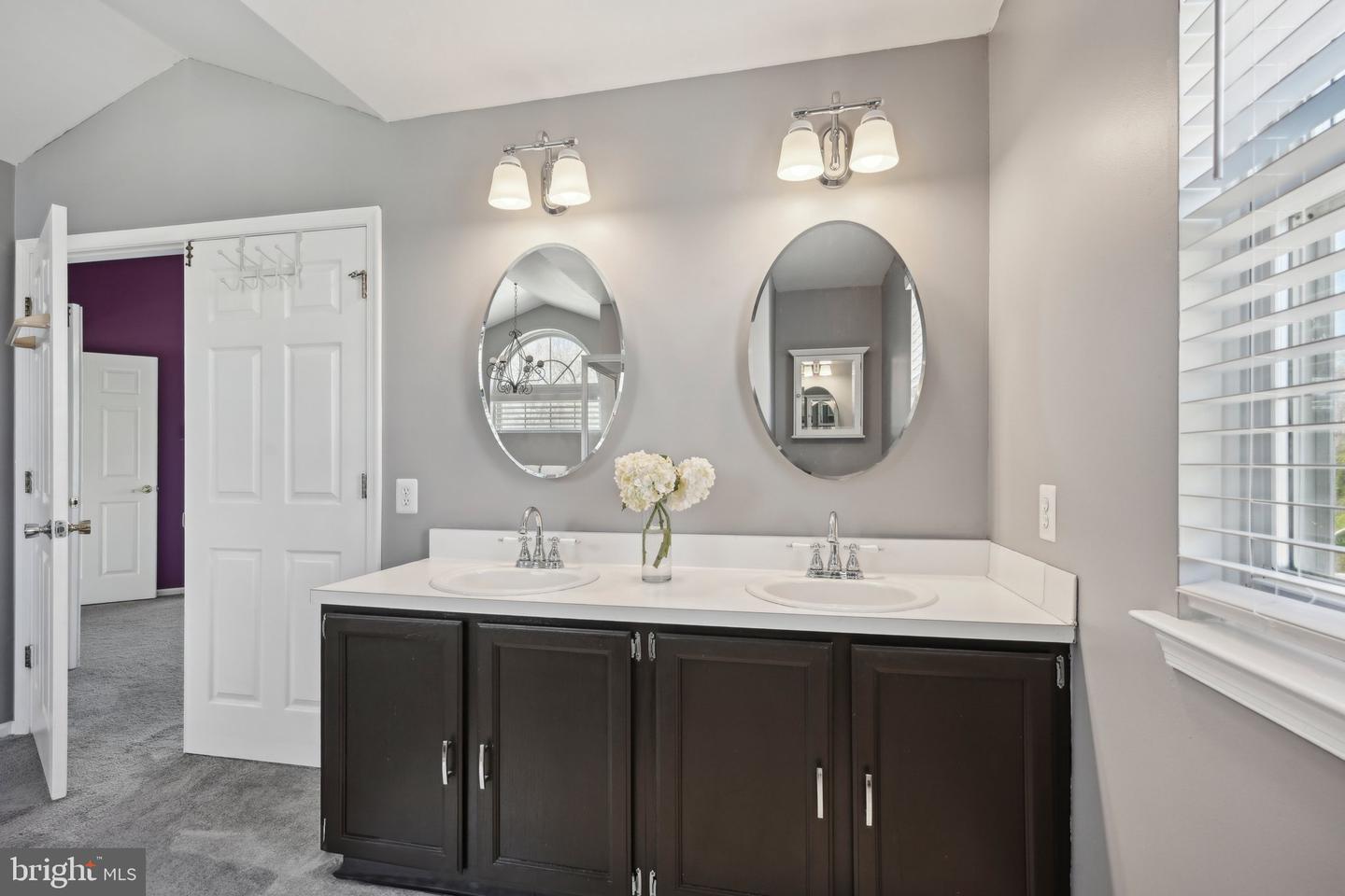 2 Parkdale Pl