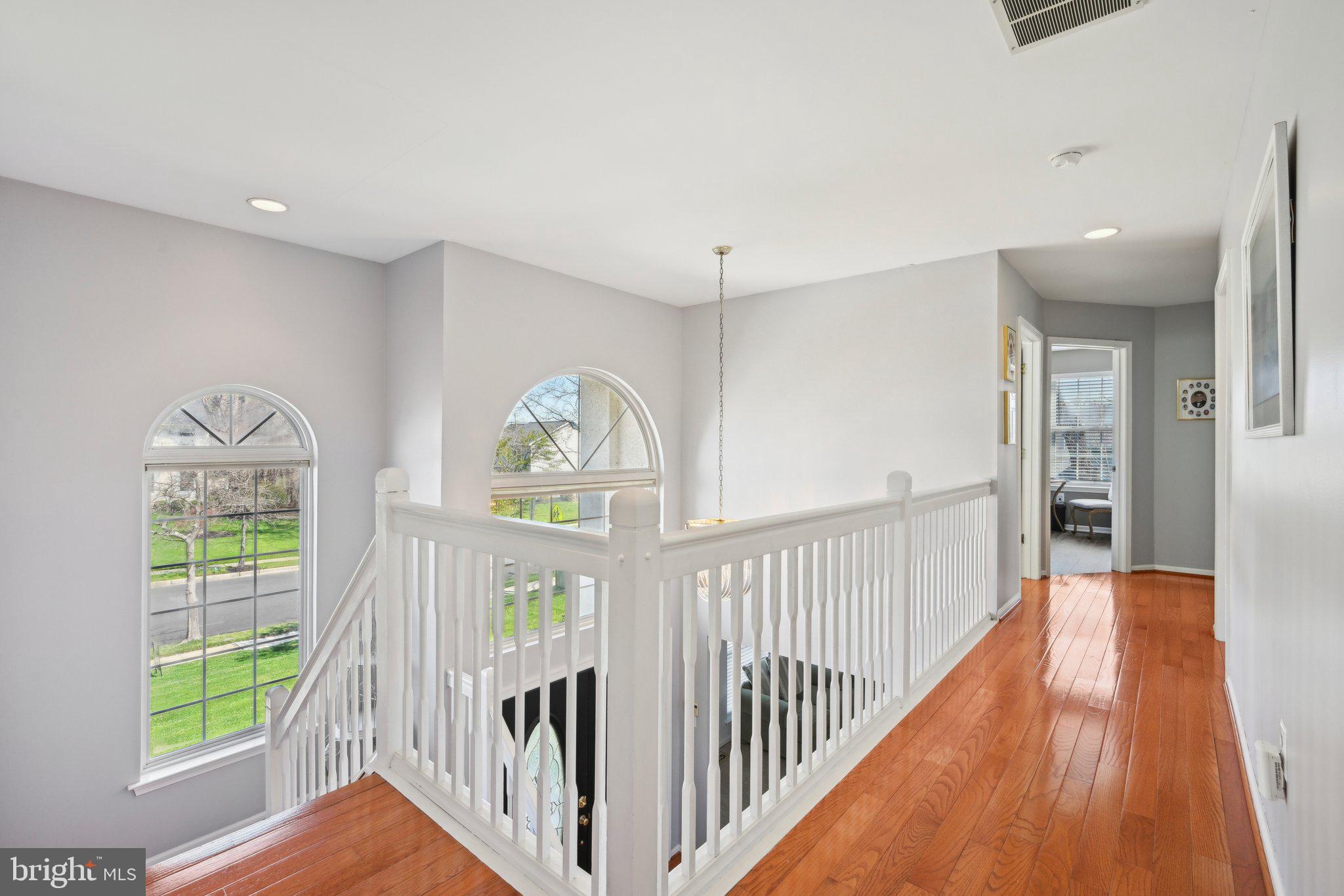 2 Parkdale Pl