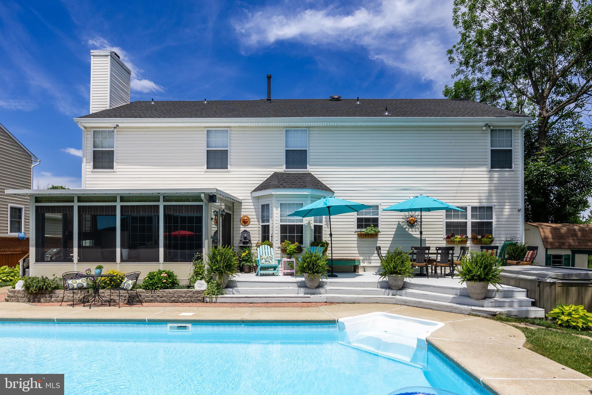 2 Parkdale Pl
