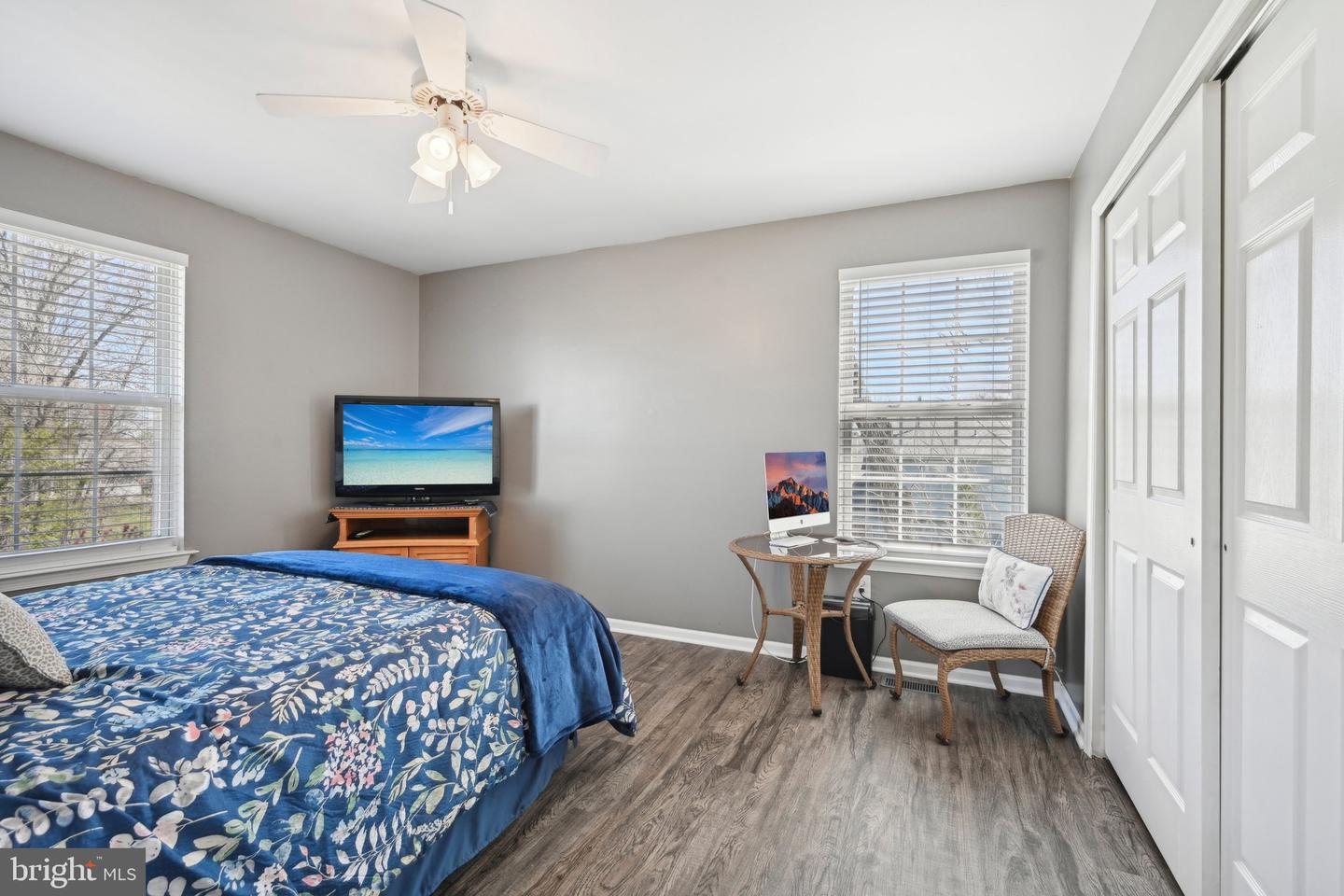 2 Parkdale Pl