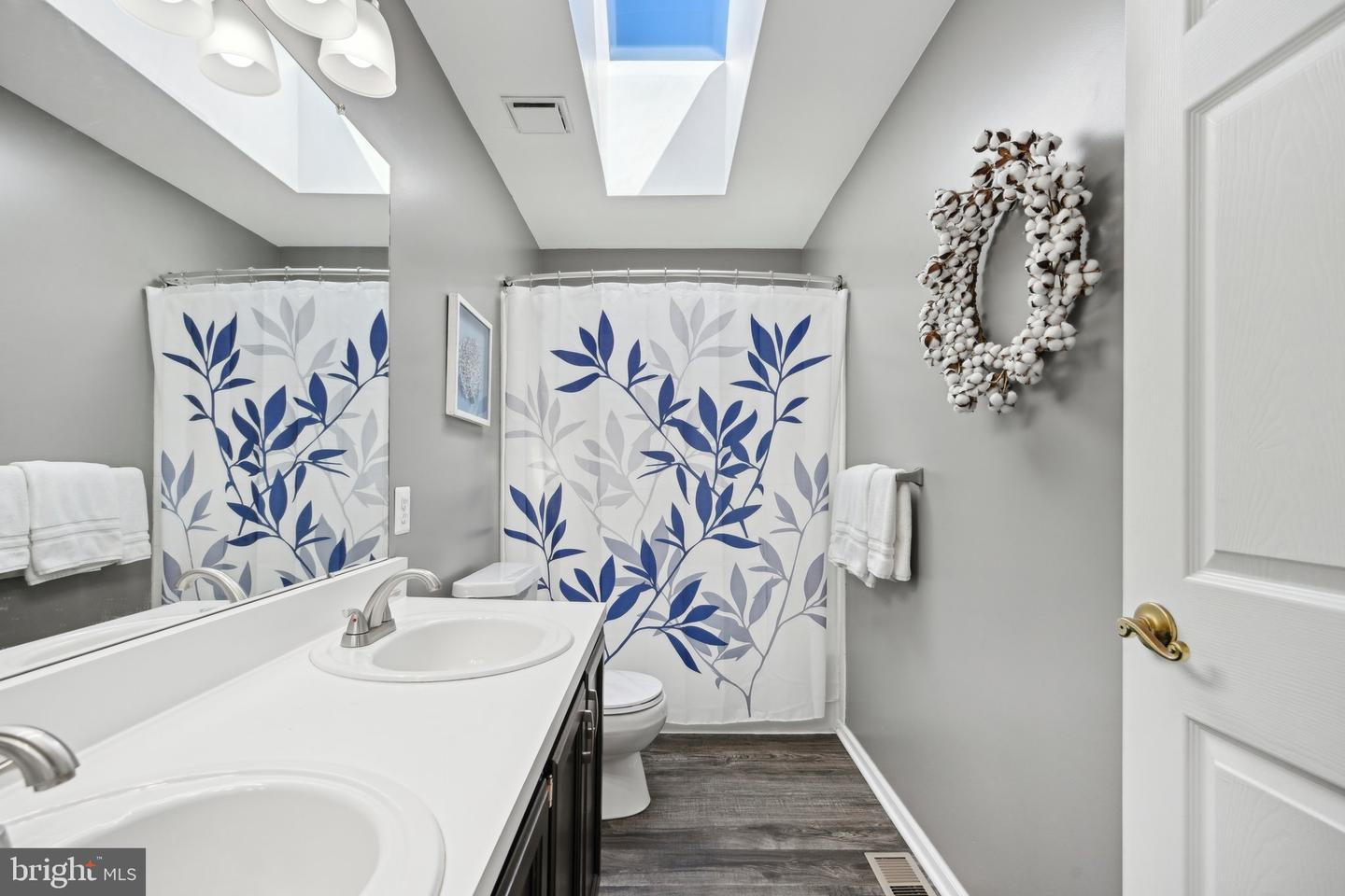 2 Parkdale Pl