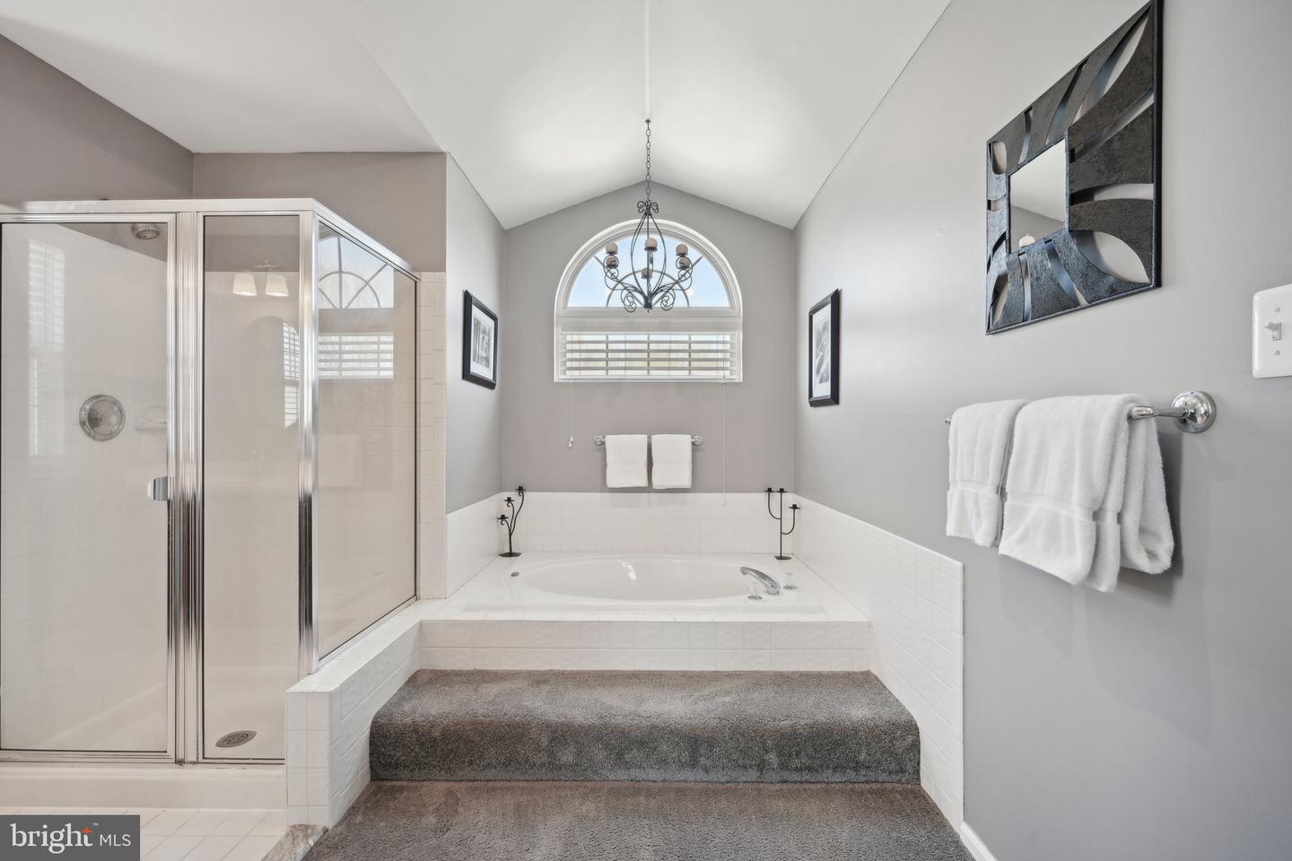 2 Parkdale Pl