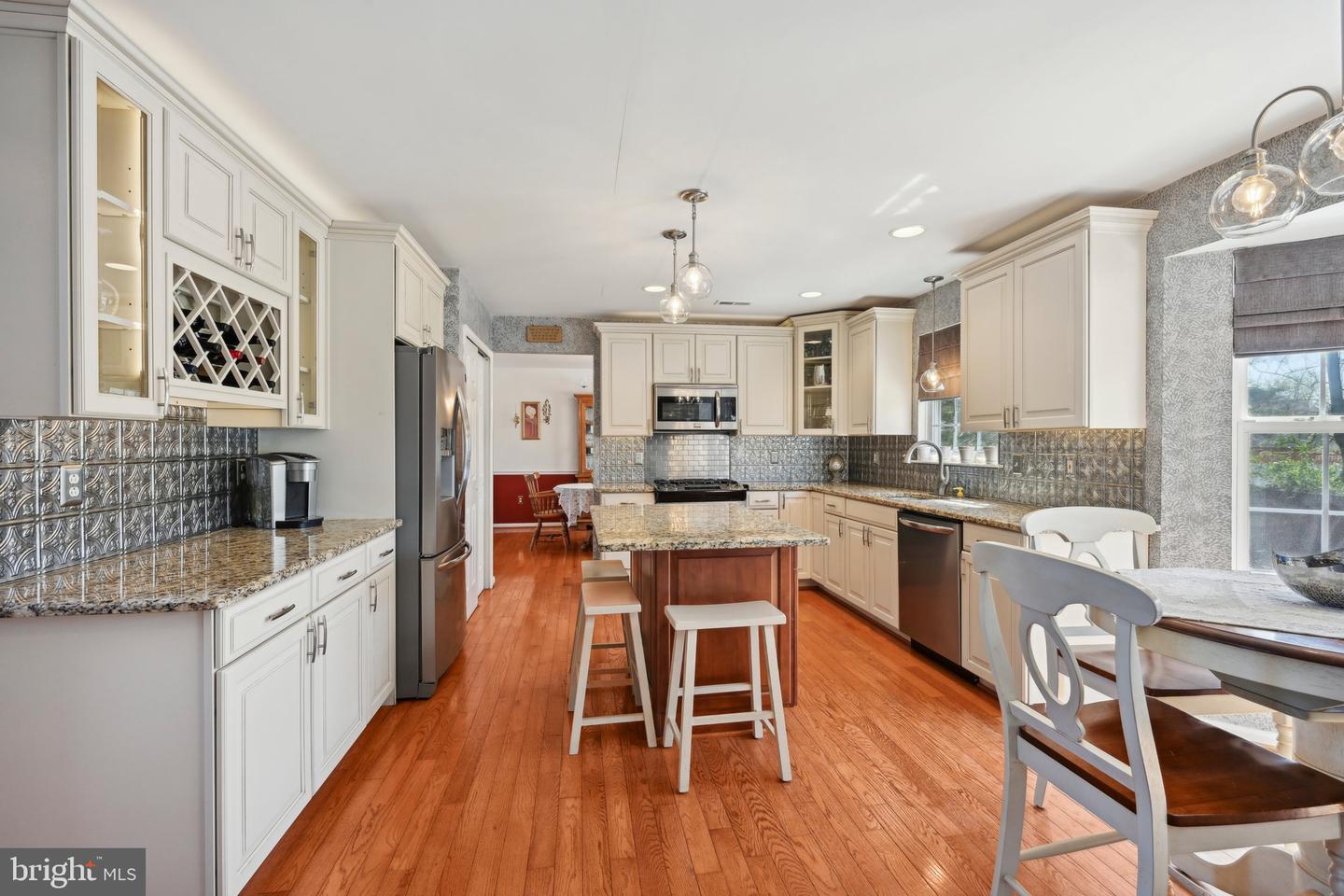 2 Parkdale Pl