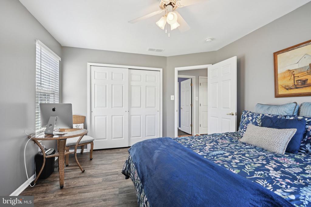 2 Parkdale Pl