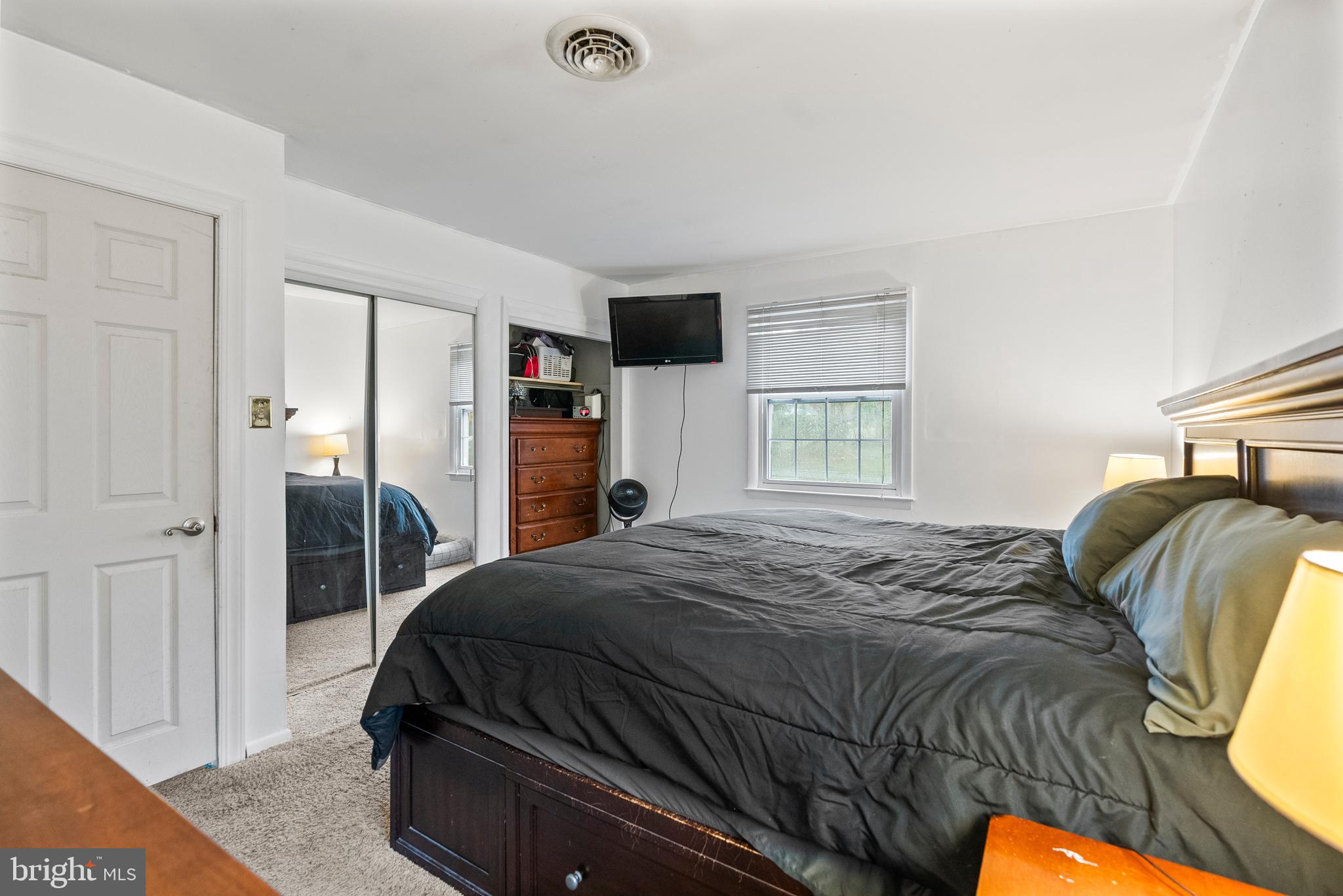 206 E Upper Park Rd