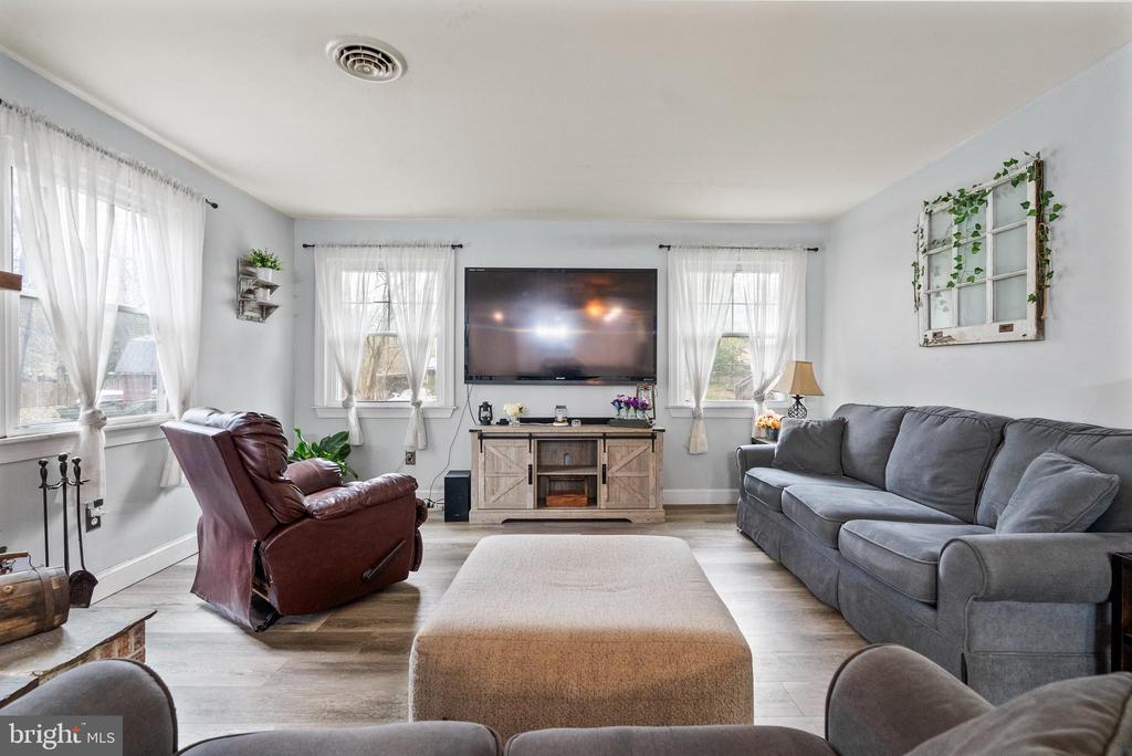 206 E Upper Park Rd