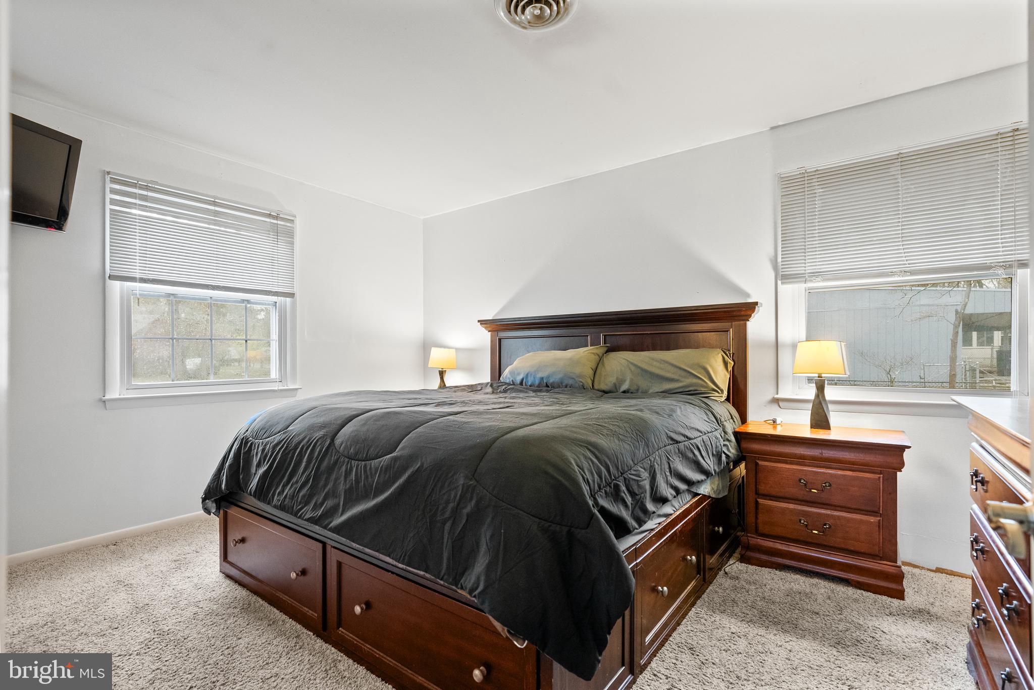 206 E Upper Park Rd