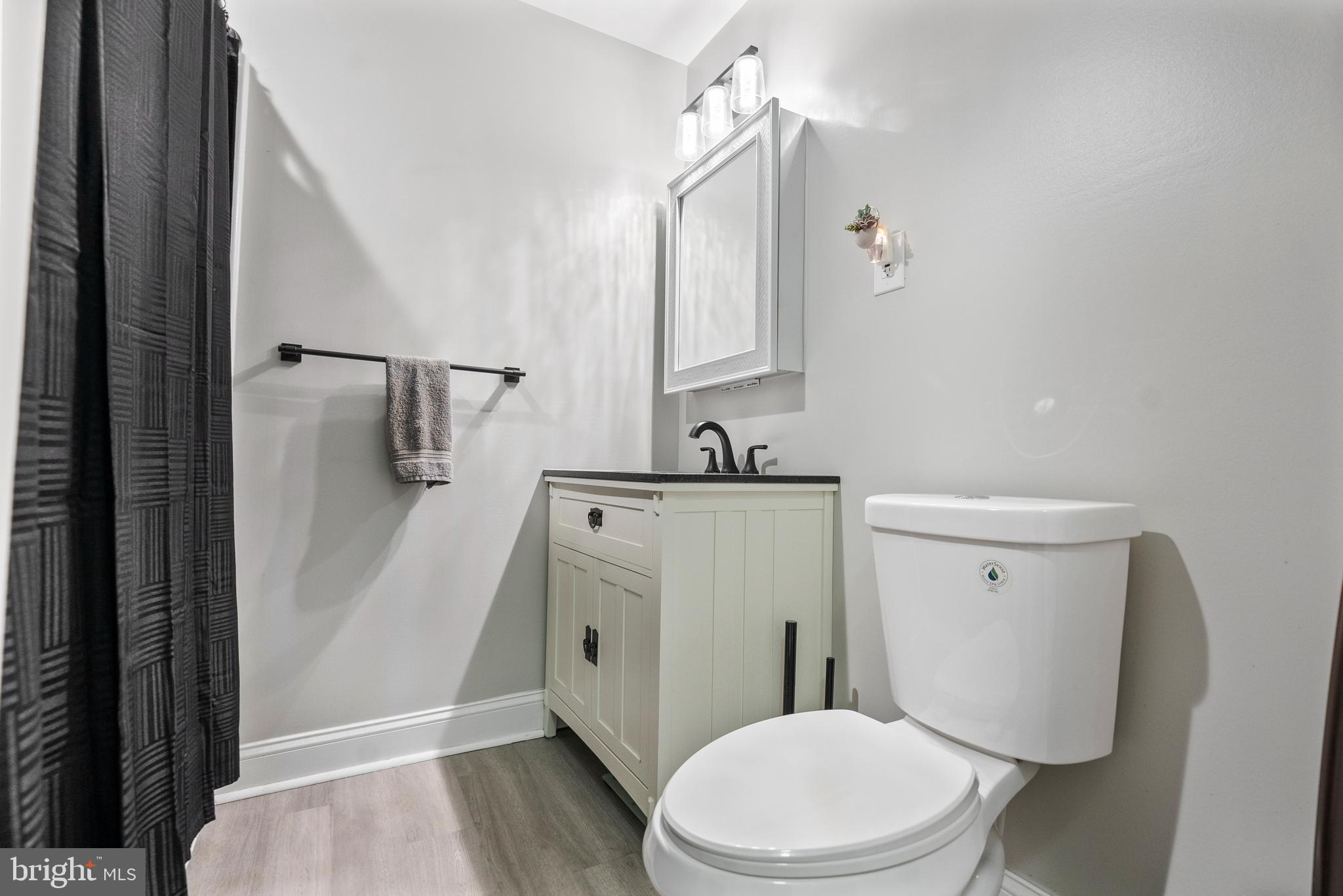 206 E Upper Park Rd