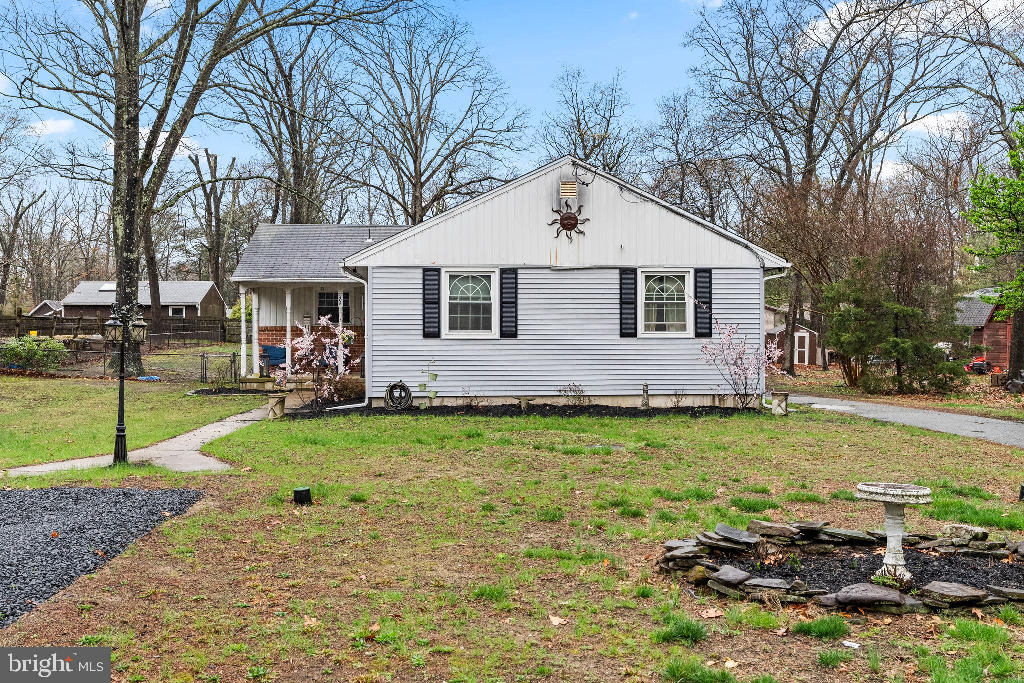 206 E Upper Park Rd