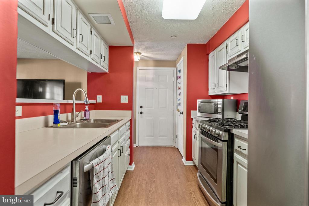 86 Eldon Way
