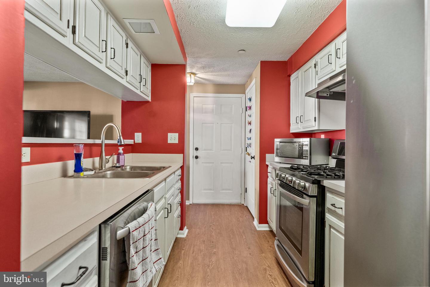 86 Eldon Way