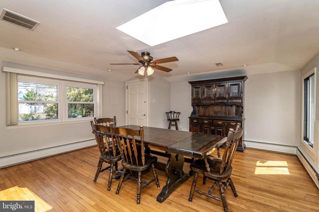 520 POWELL ROAD