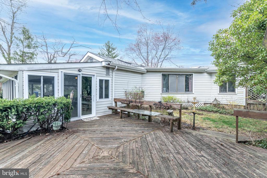 520 POWELL ROAD