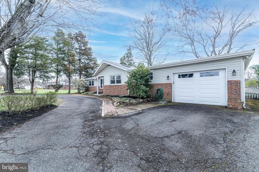 520 POWELL ROAD