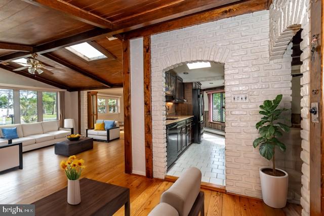 520 POWELL ROAD
