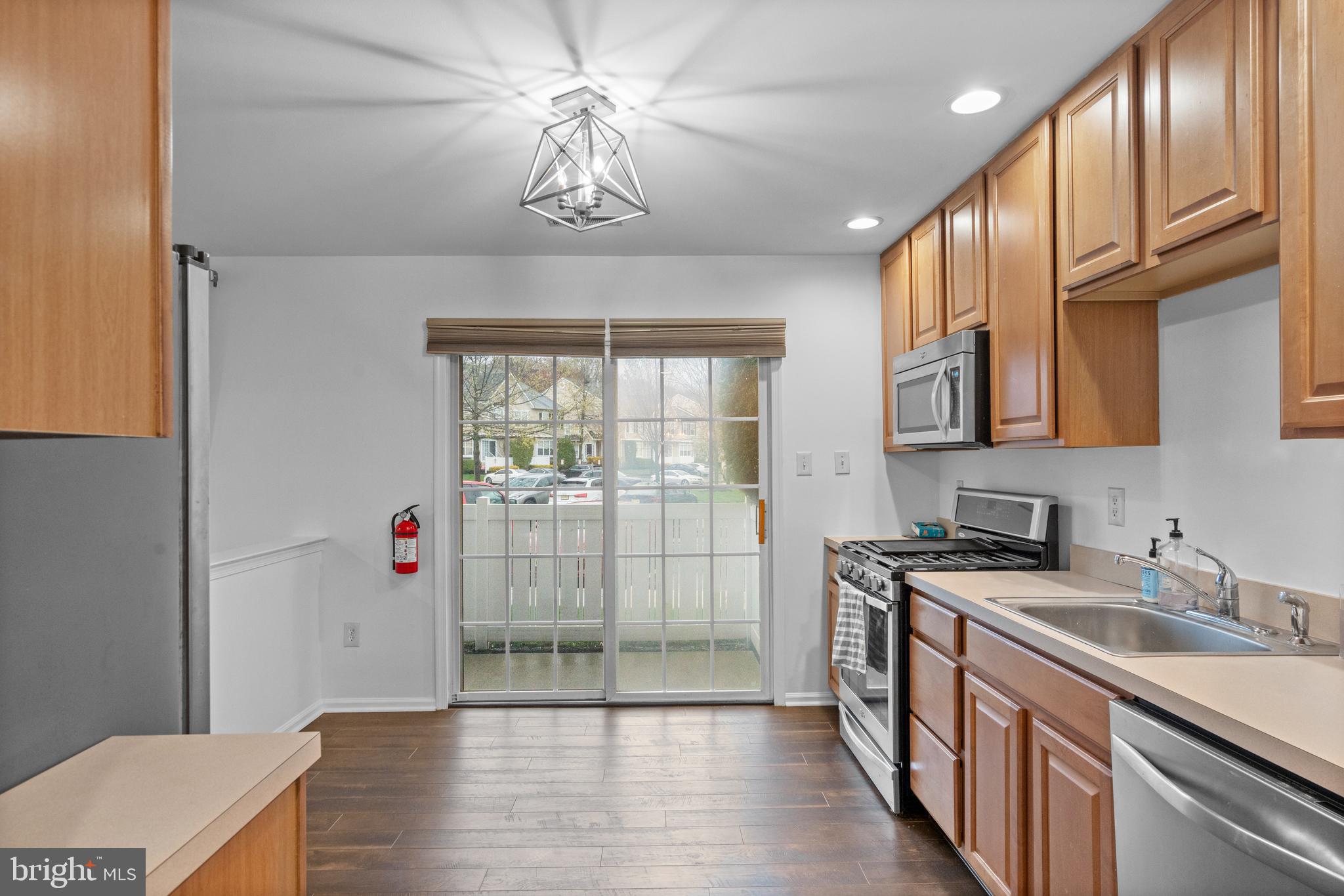 4204 BUXMONT RD