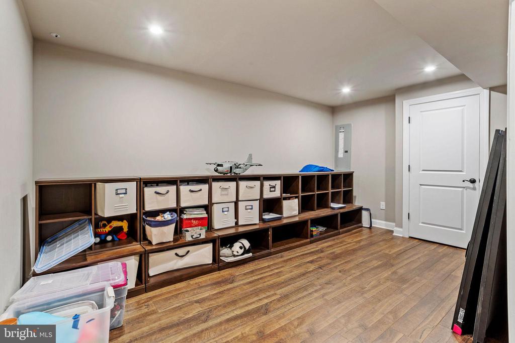 213 HIGHLAND AVENUE