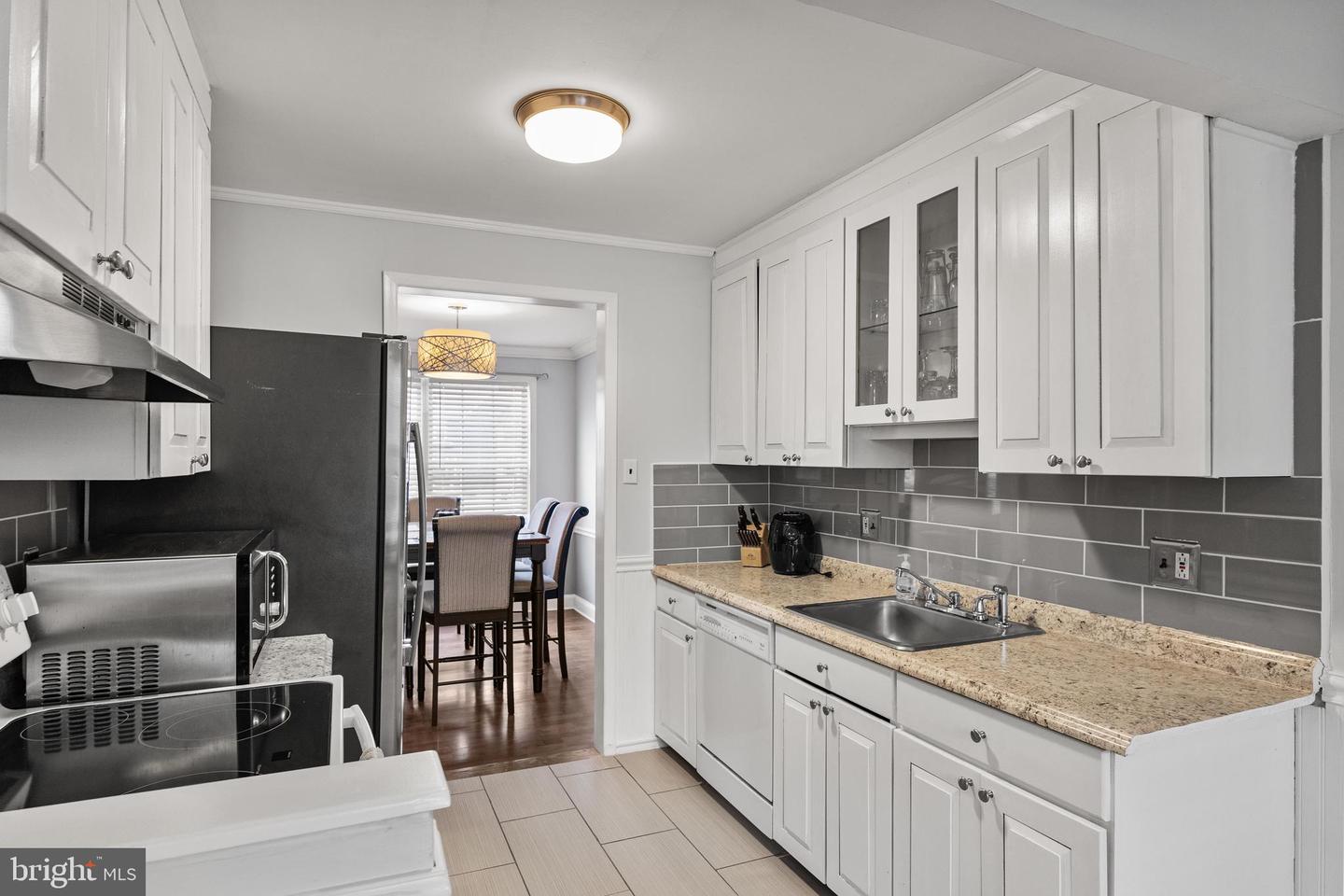 102 Bayberry Ct
