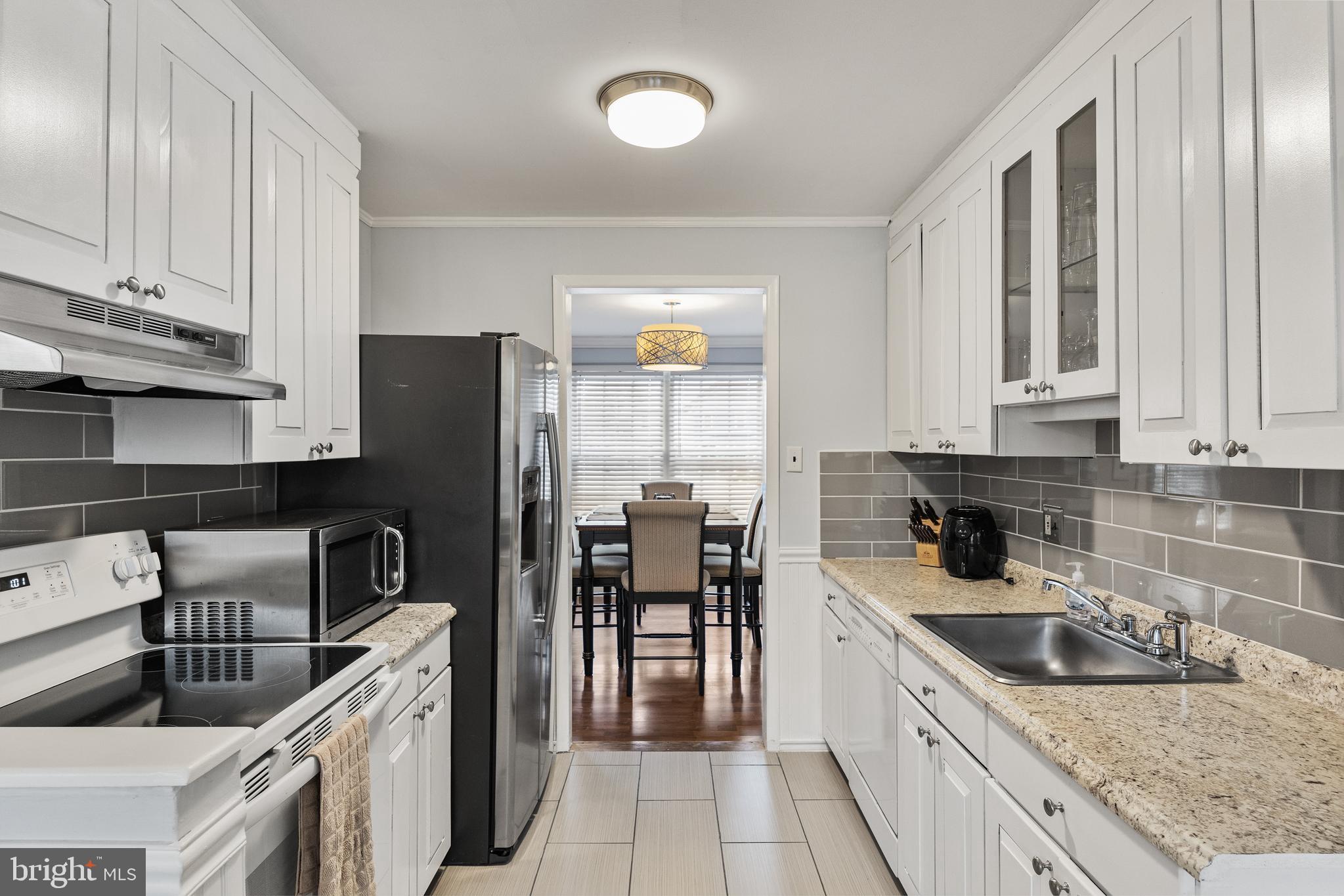 102 Bayberry Ct