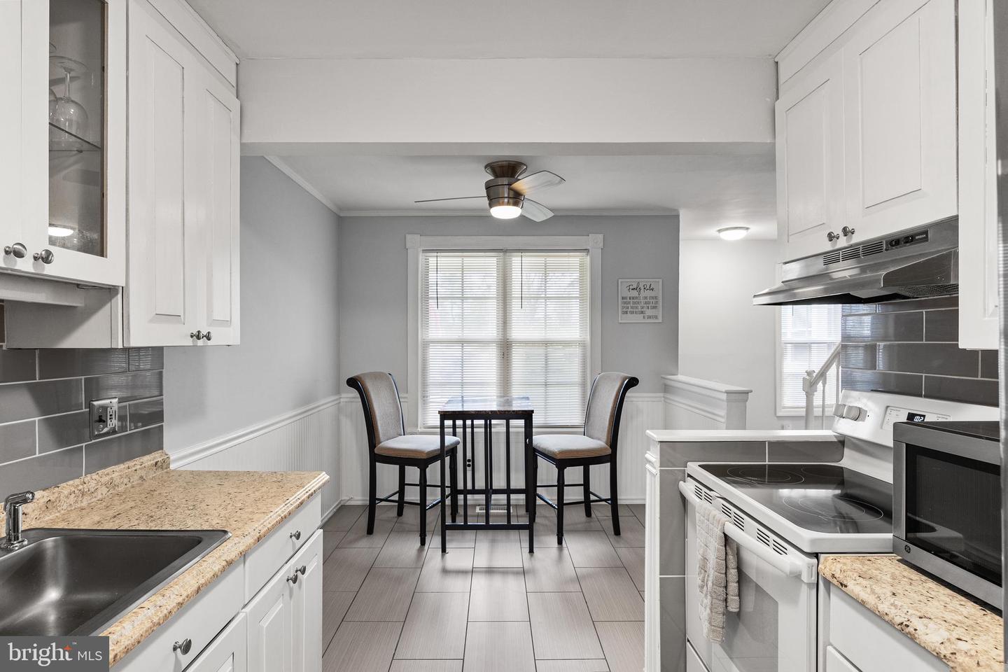 102 Bayberry Ct