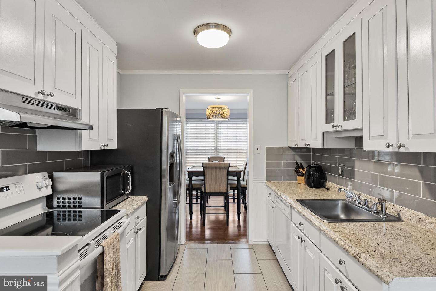 102 Bayberry Ct