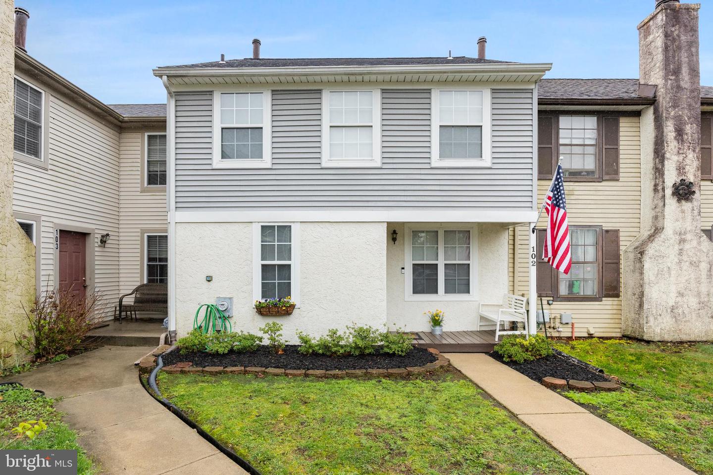 102 Bayberry Ct