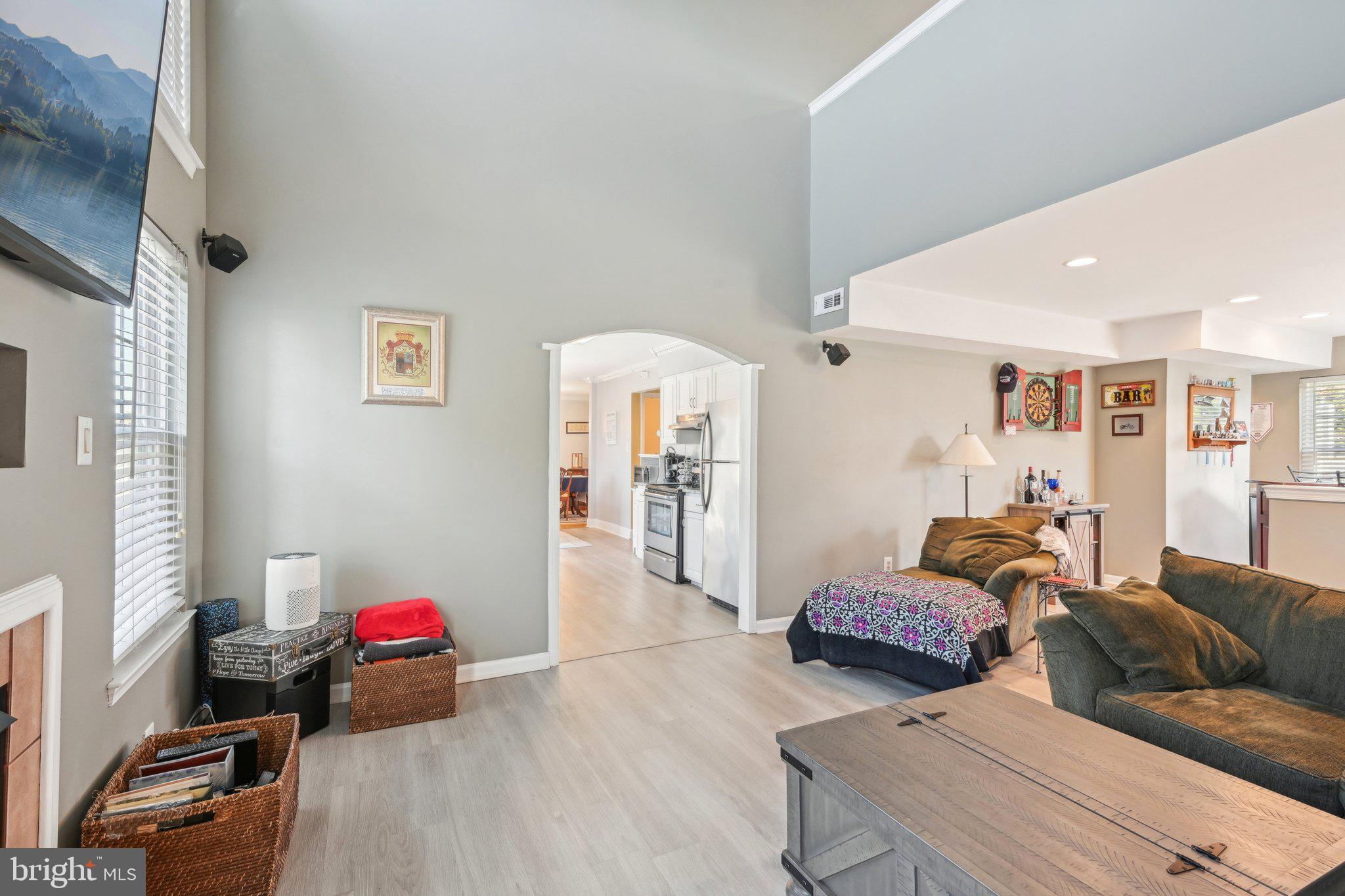 11 Winterset Ln