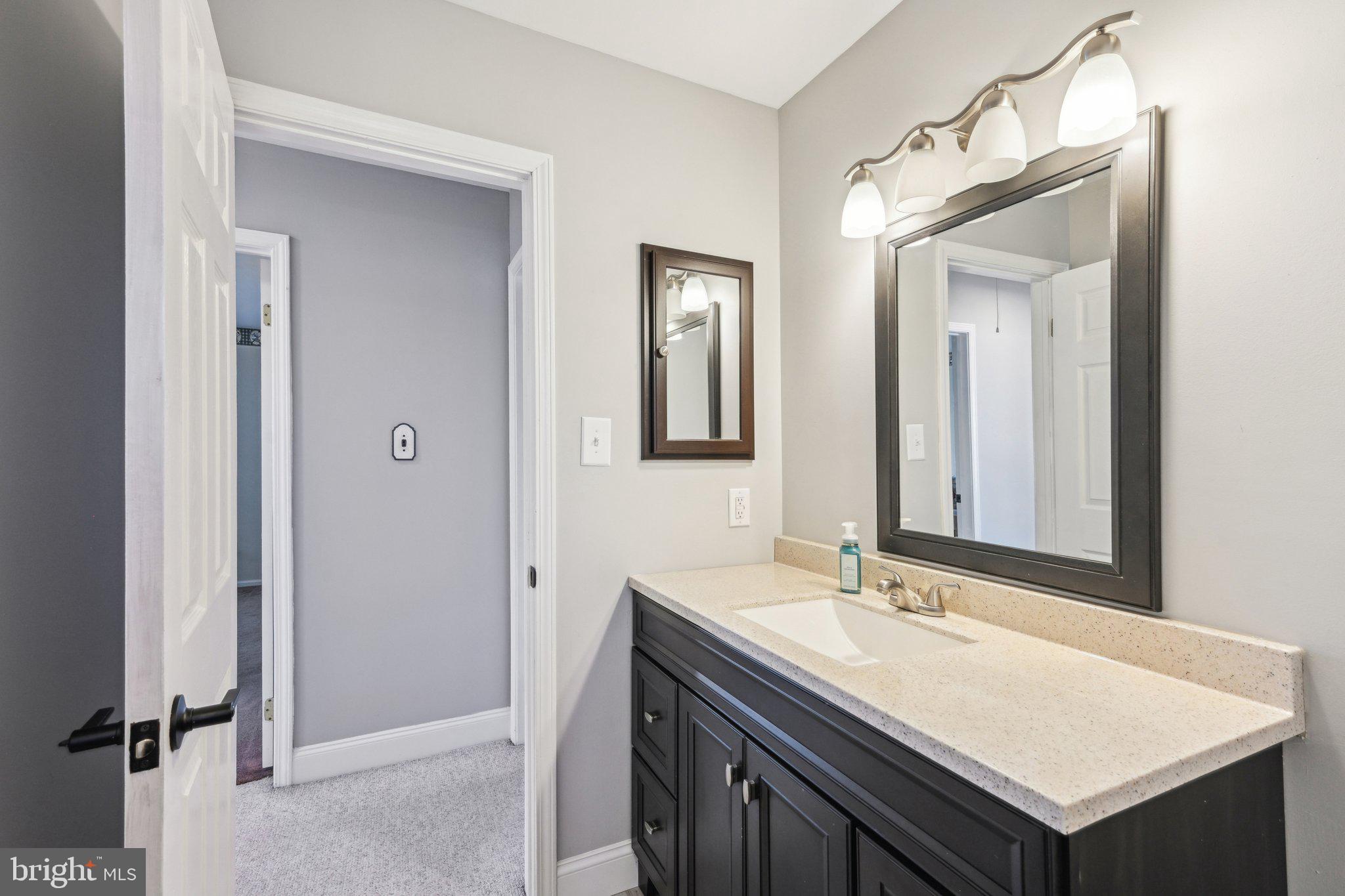 11 Winterset Ln