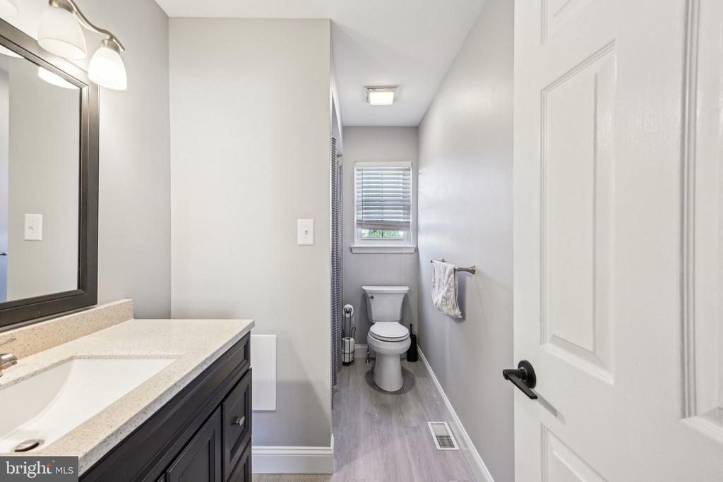 11 Winterset Ln