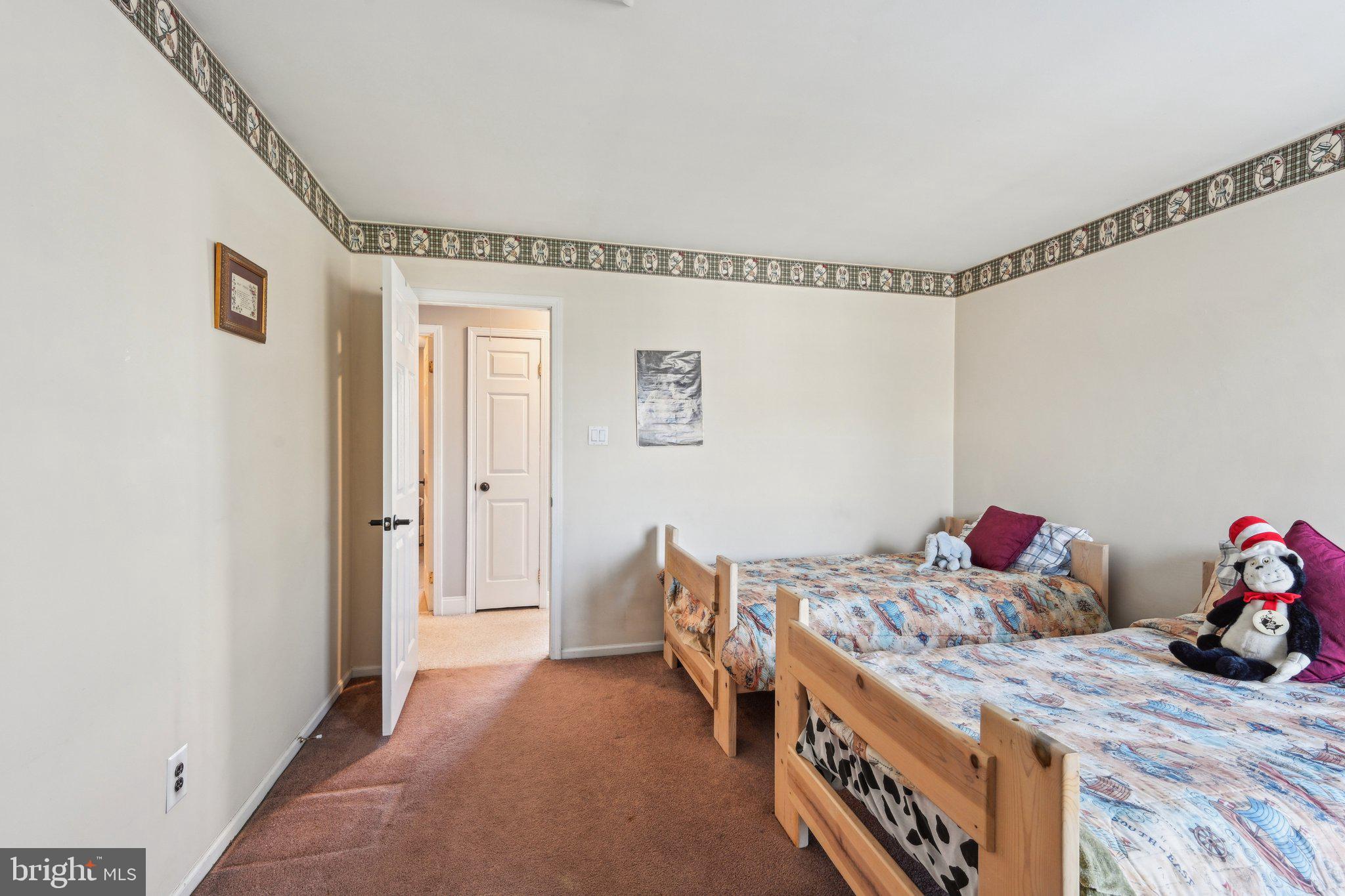 11 Winterset Ln
