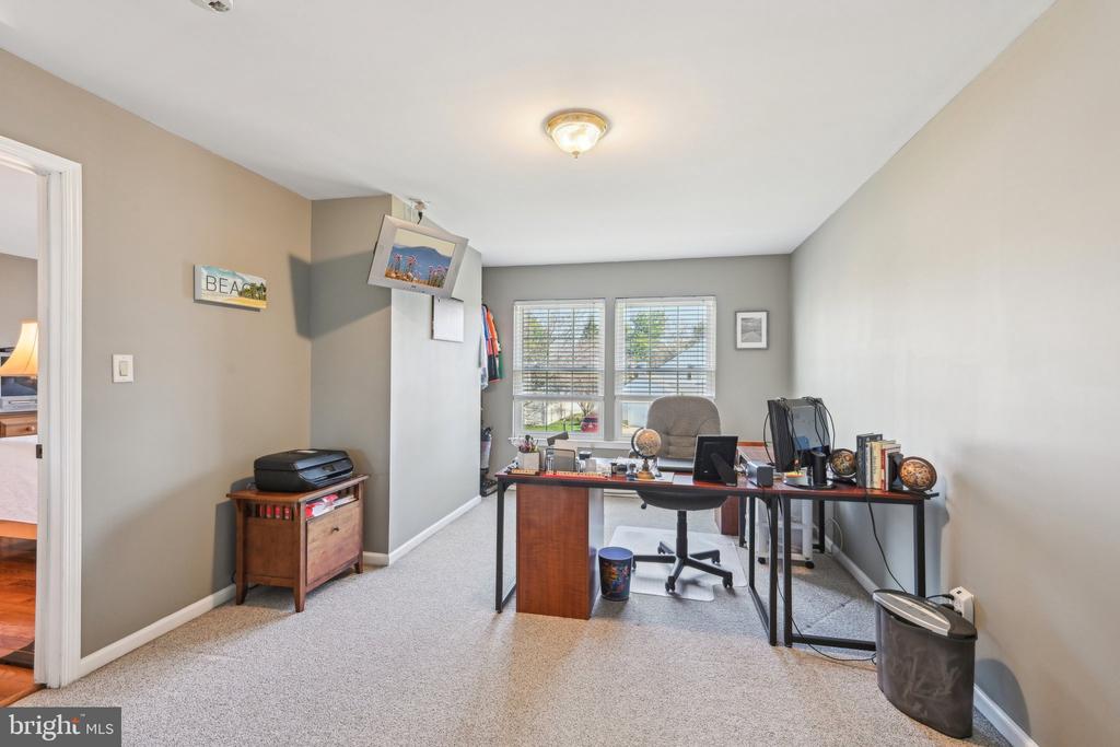 11 Winterset Ln