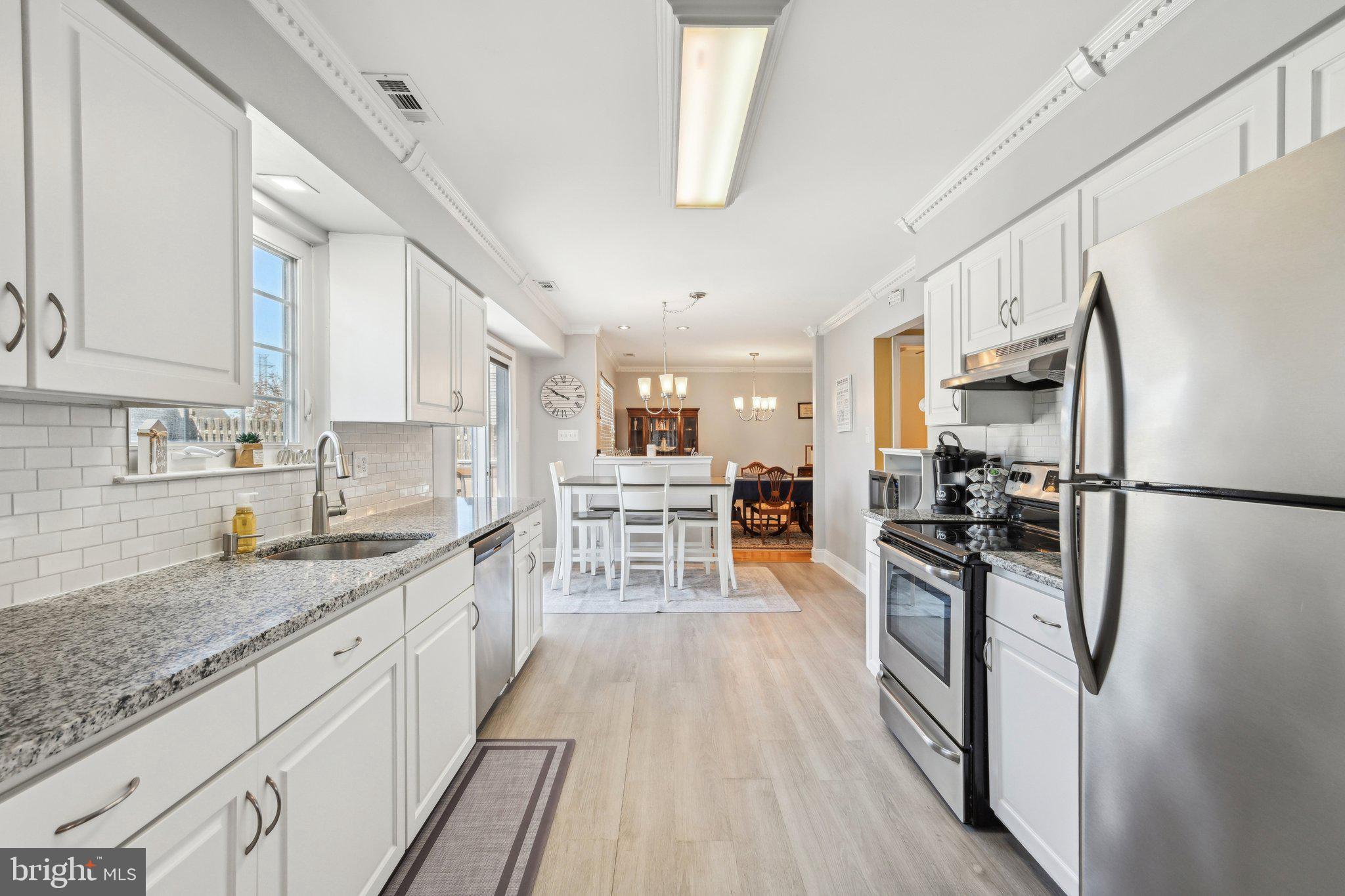 11 Winterset Ln