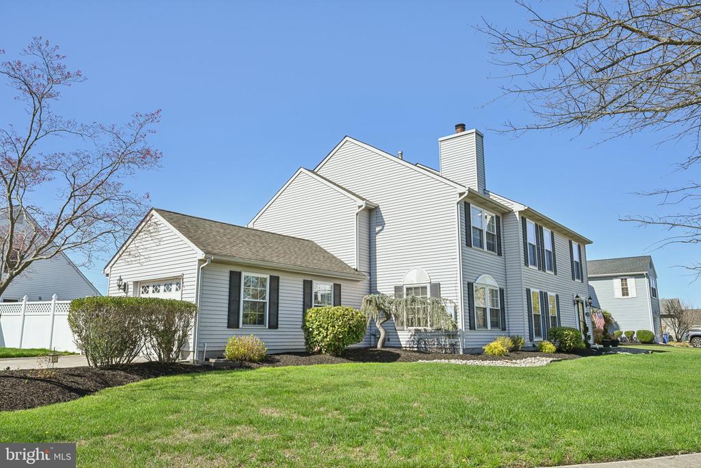11 Winterset Ln