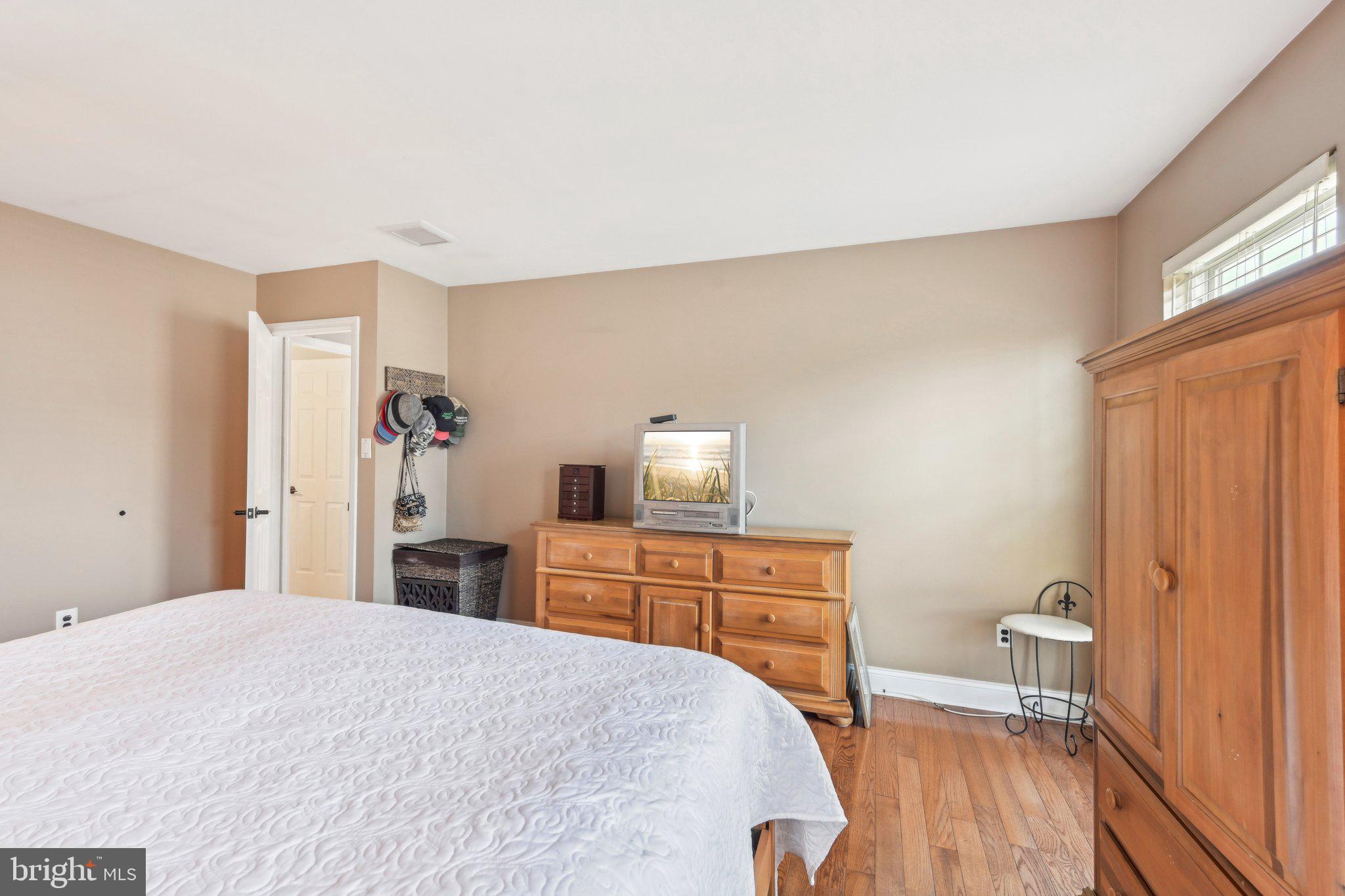 11 Winterset Ln