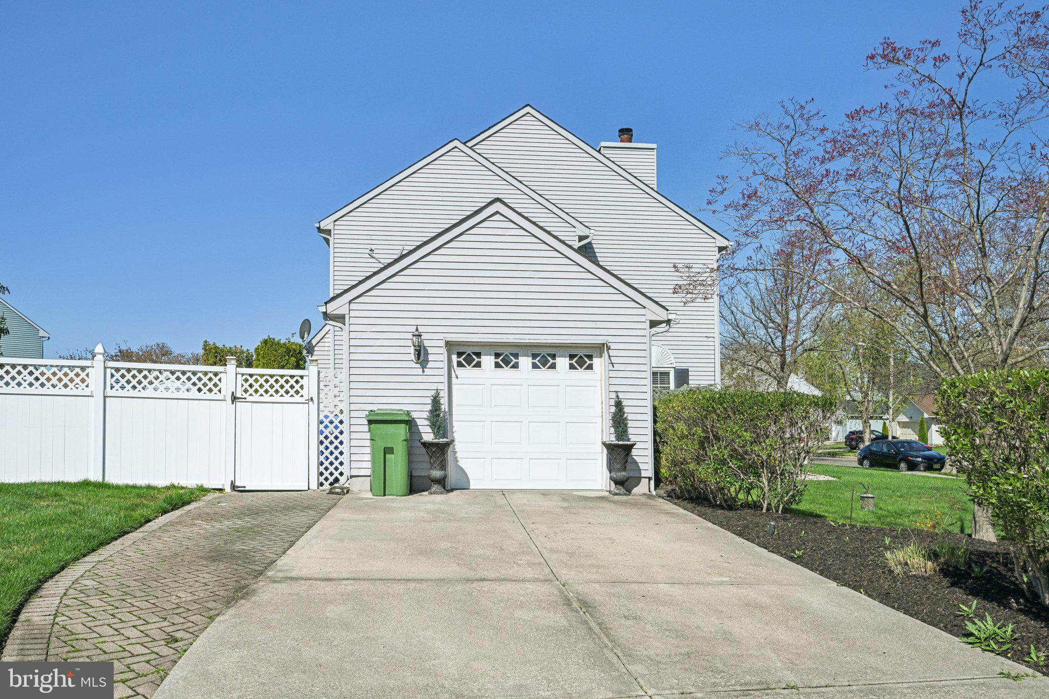 11 Winterset Ln